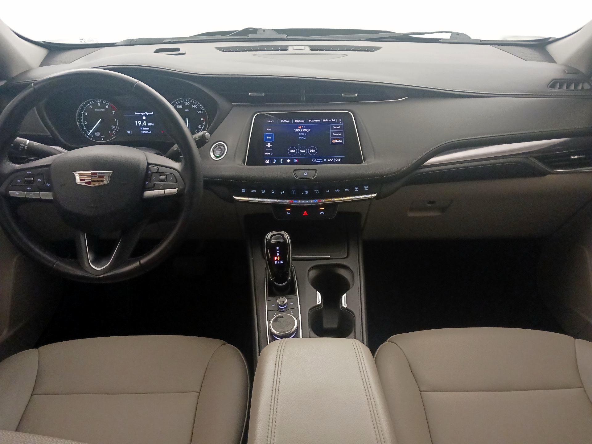 Thumbnail: 2022 Cadillac XT4 - 9