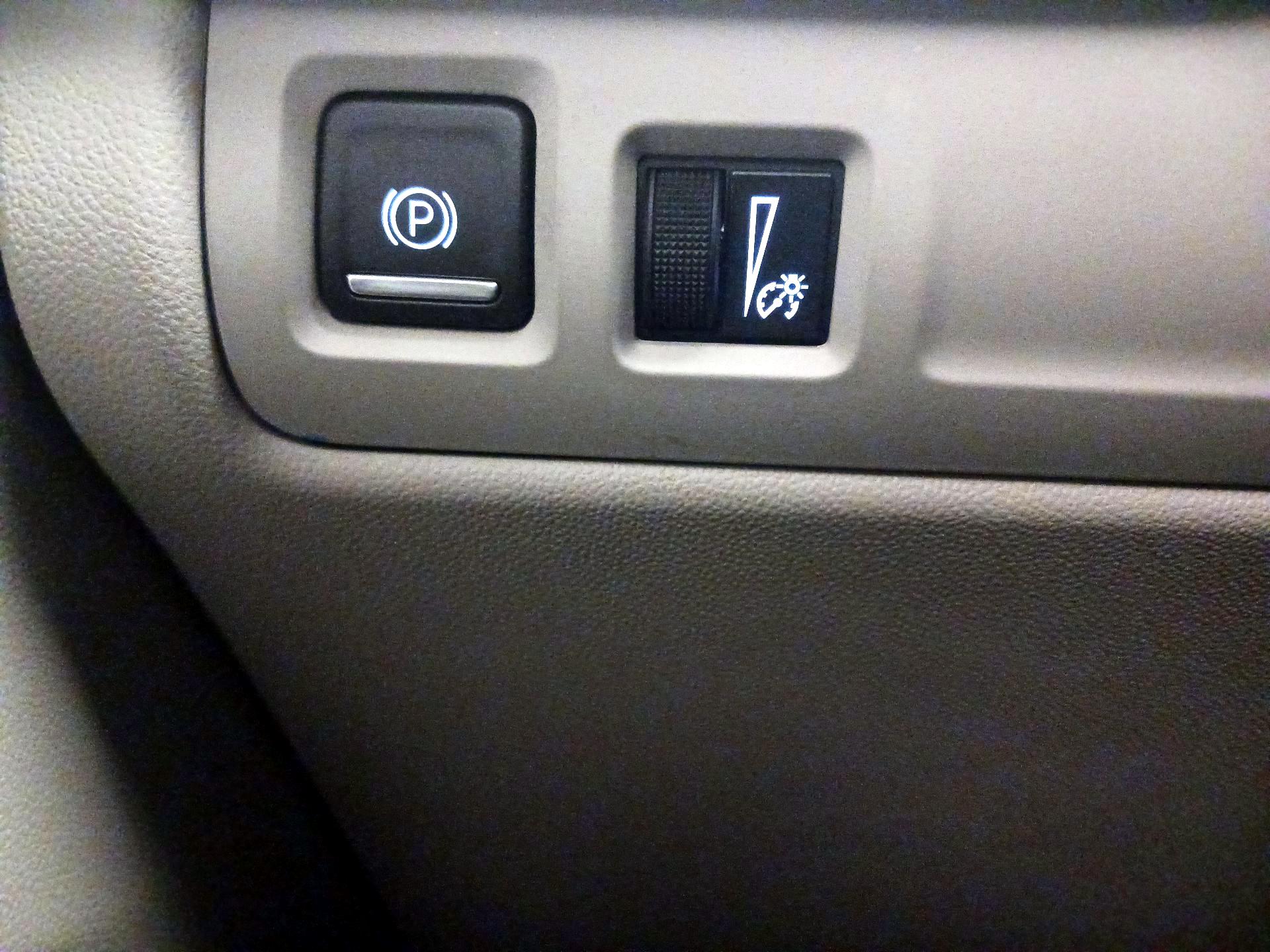 Thumbnail: 2022 Cadillac XT4 - 13