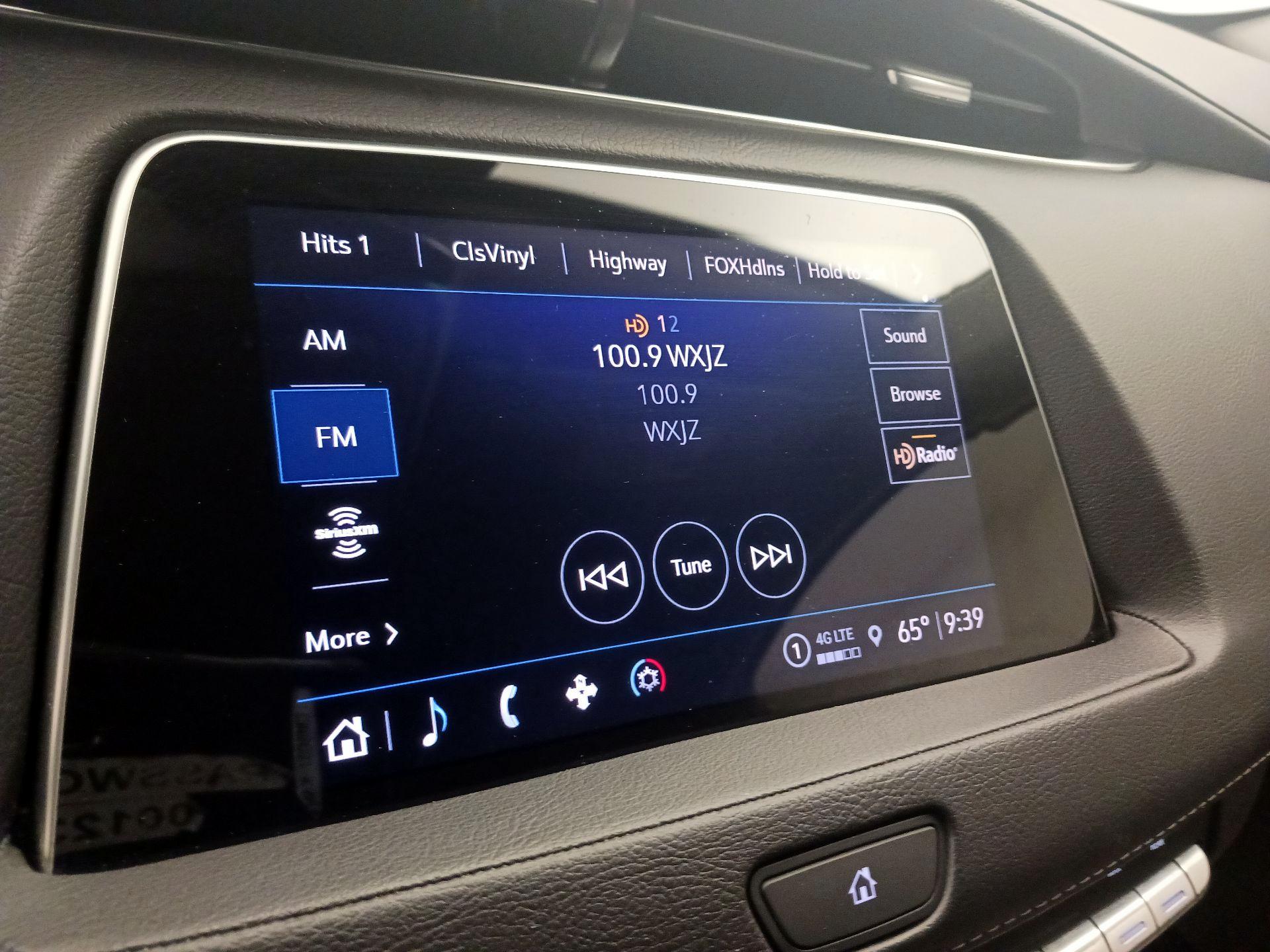 Thumbnail: 2022 Cadillac XT4 - 15