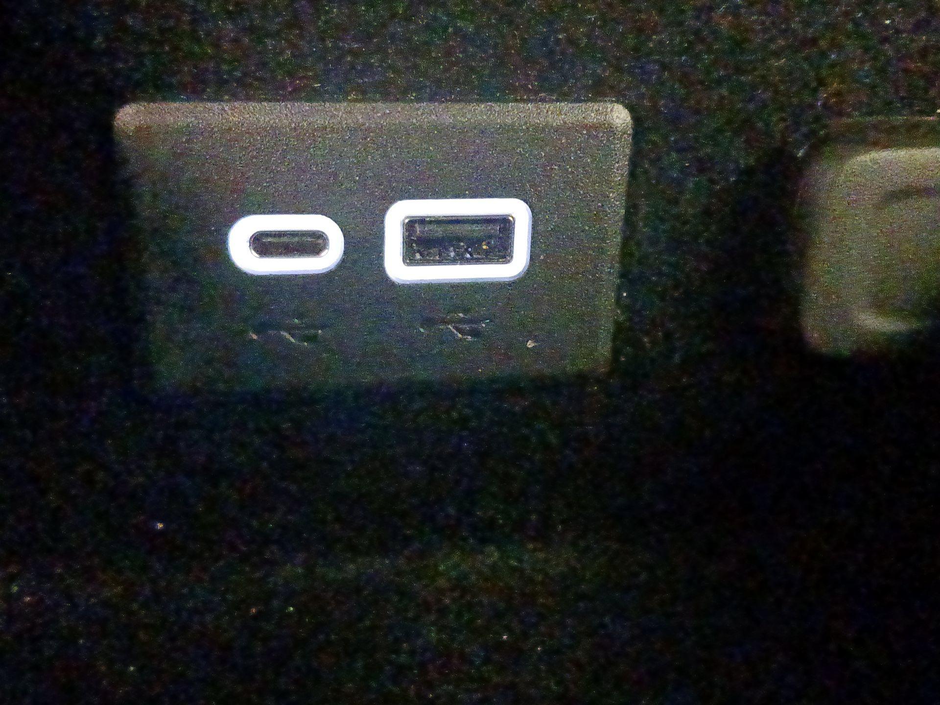 Thumbnail: 2022 Cadillac XT4 - 18