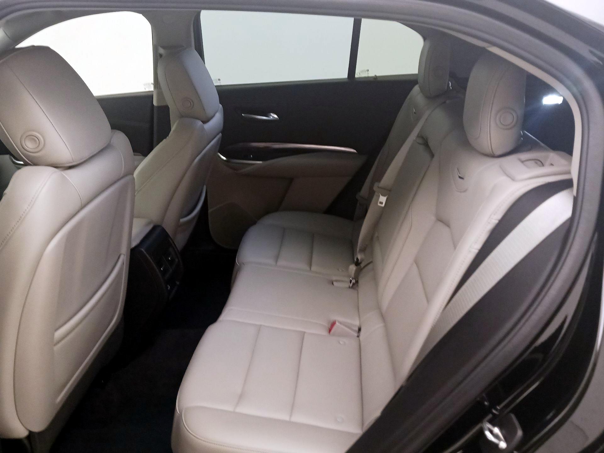 Thumbnail: 2022 Cadillac XT4 - 19