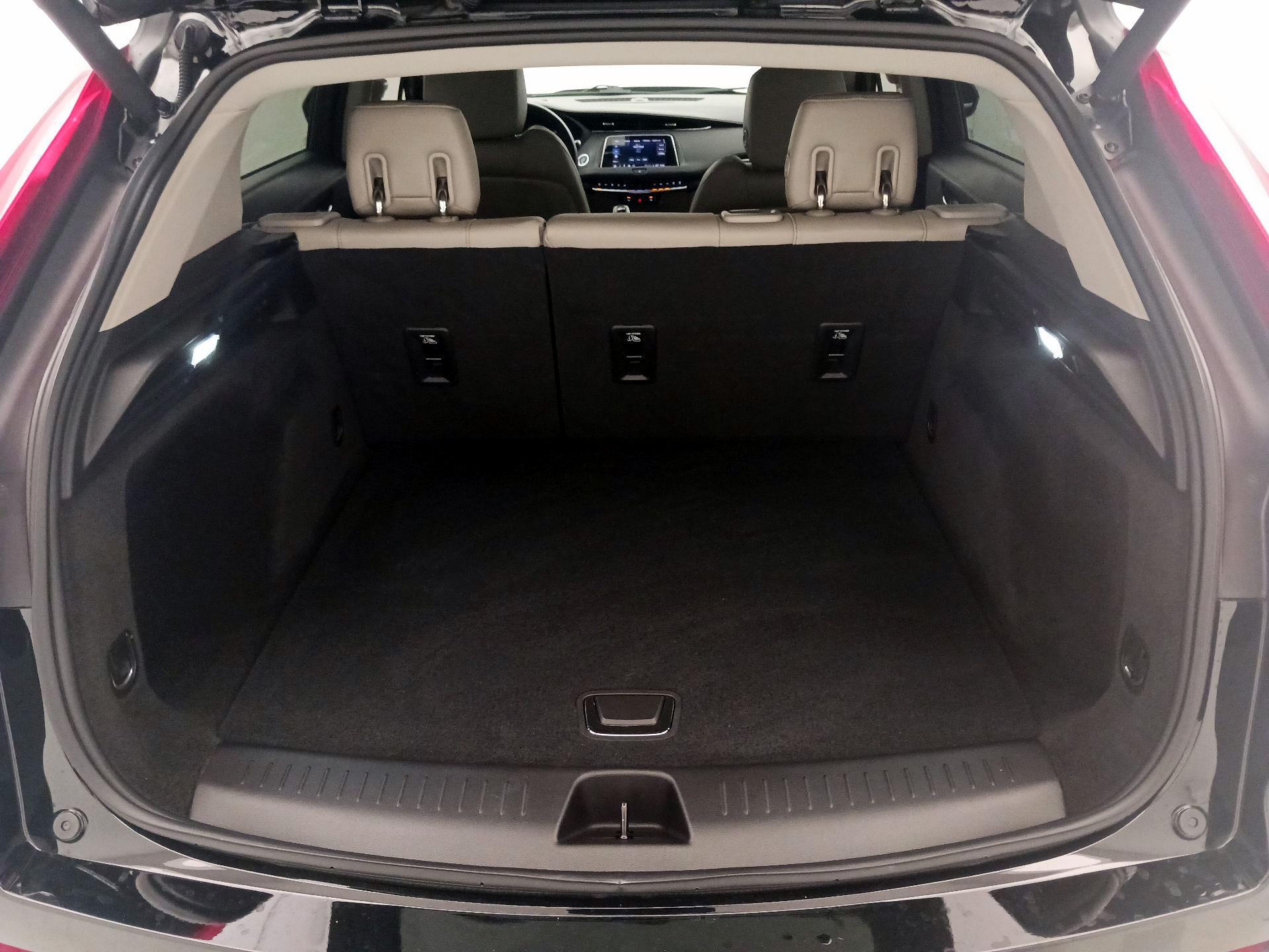 Thumbnail: 2022 Cadillac XT4 - 20