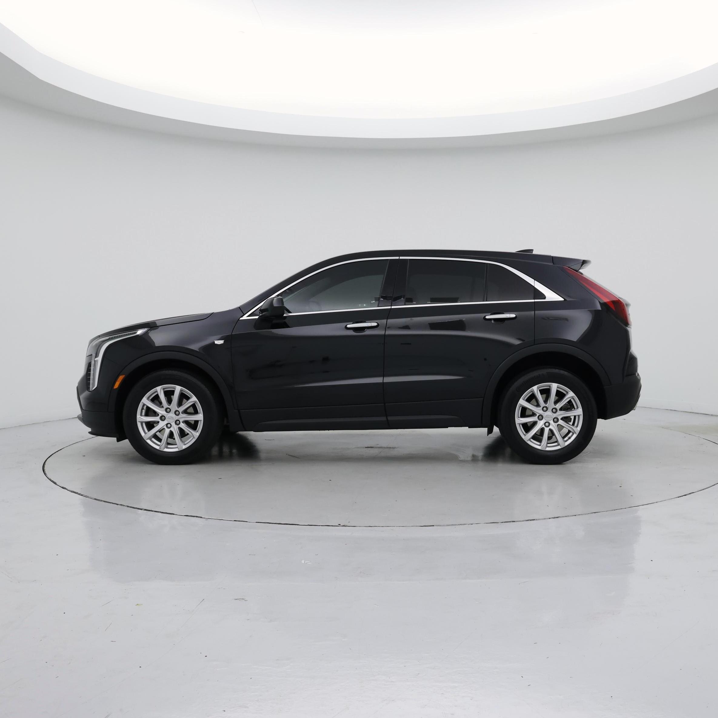 Thumbnail: 2022 Cadillac XT4 - 3