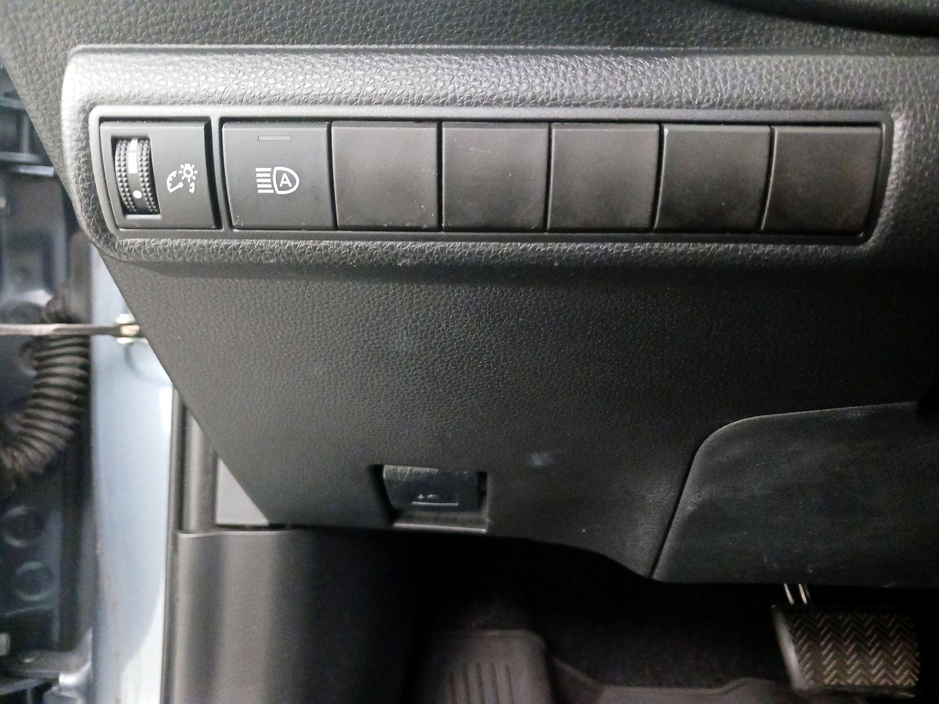 Thumbnail: 2020 Toyota Corolla - 13