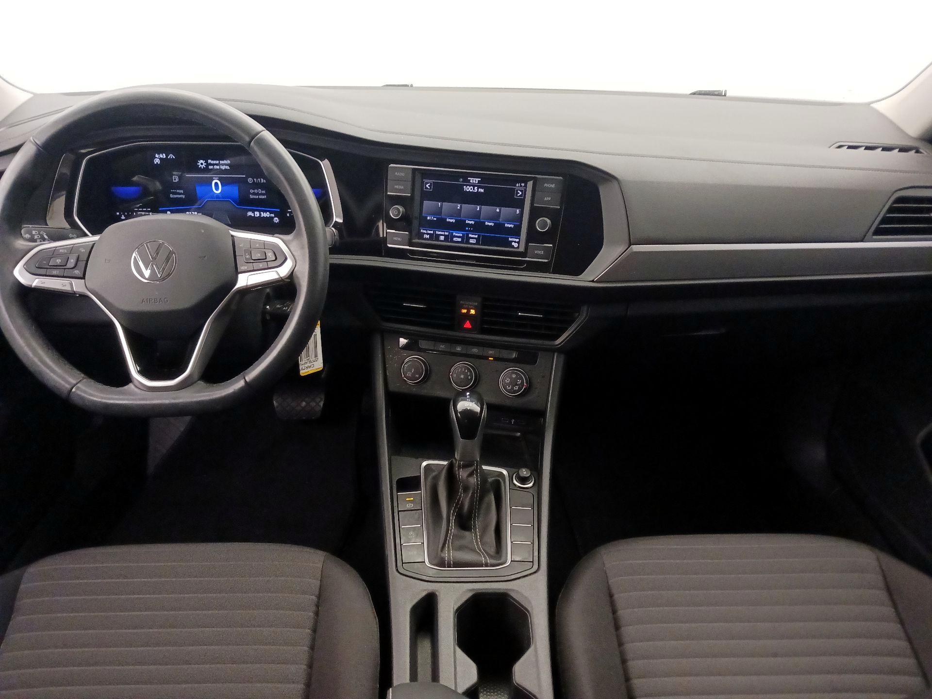 Thumbnail: 2023 Volkswagen Jetta - 9