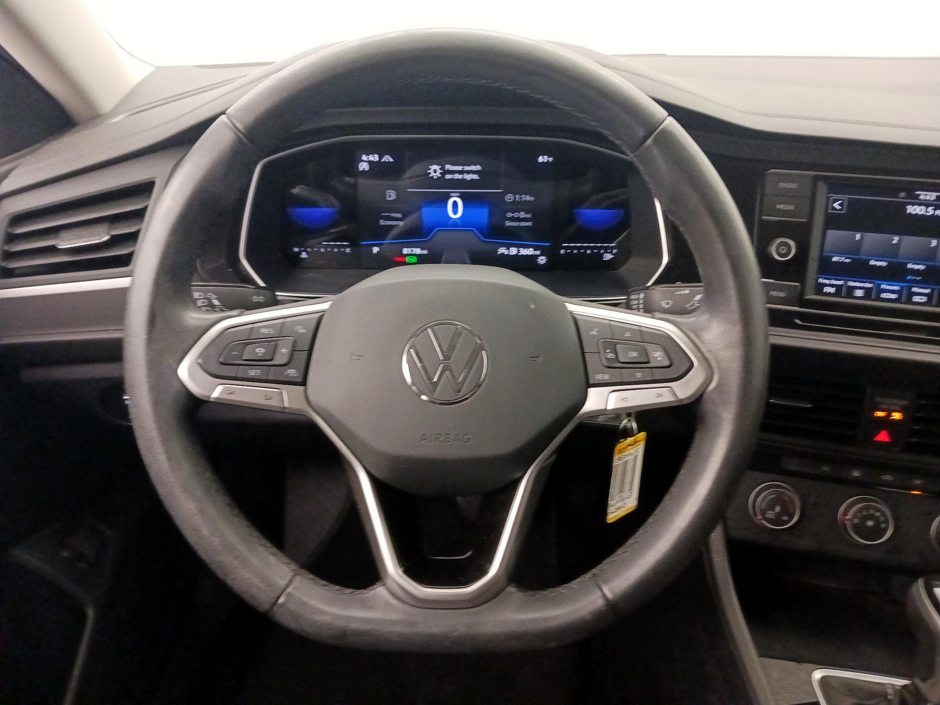 Thumbnail: 2023 Volkswagen Jetta - 10