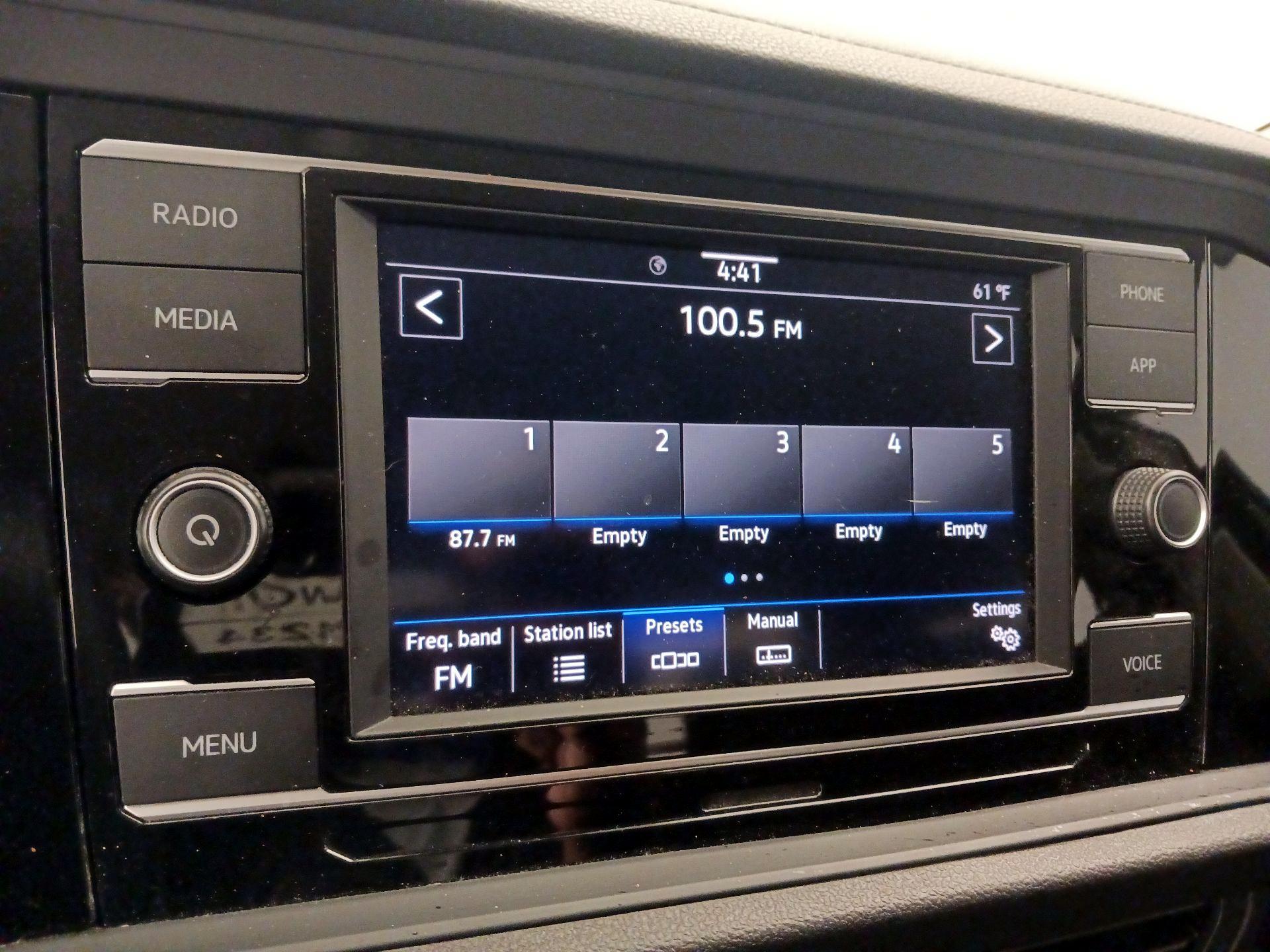 Thumbnail: 2023 Volkswagen Jetta - 15