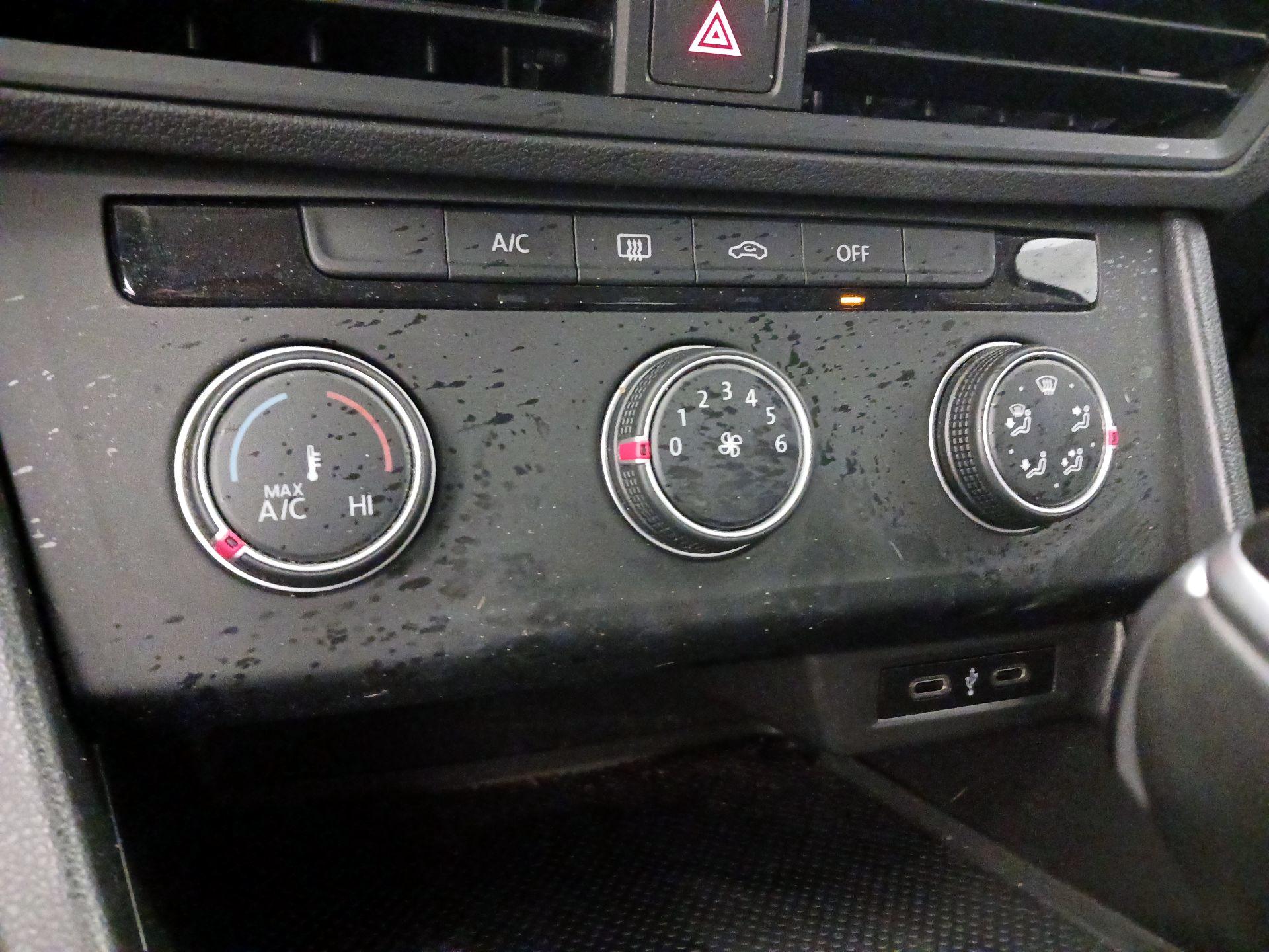 Thumbnail: 2023 Volkswagen Jetta - 16