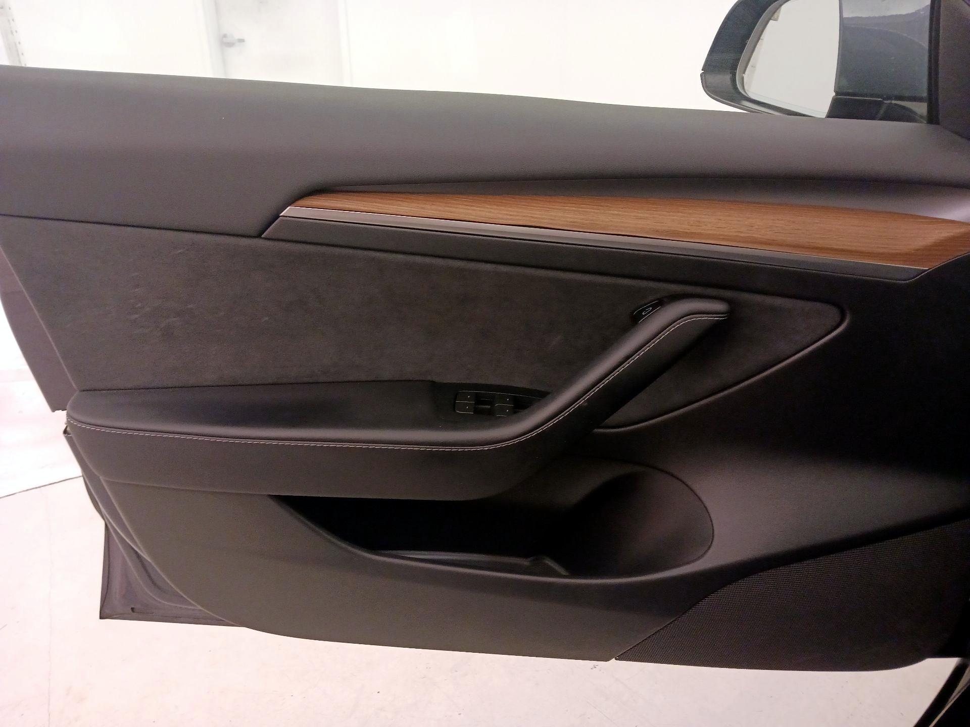 Thumbnail: 2023 Tesla Model 3 - 12