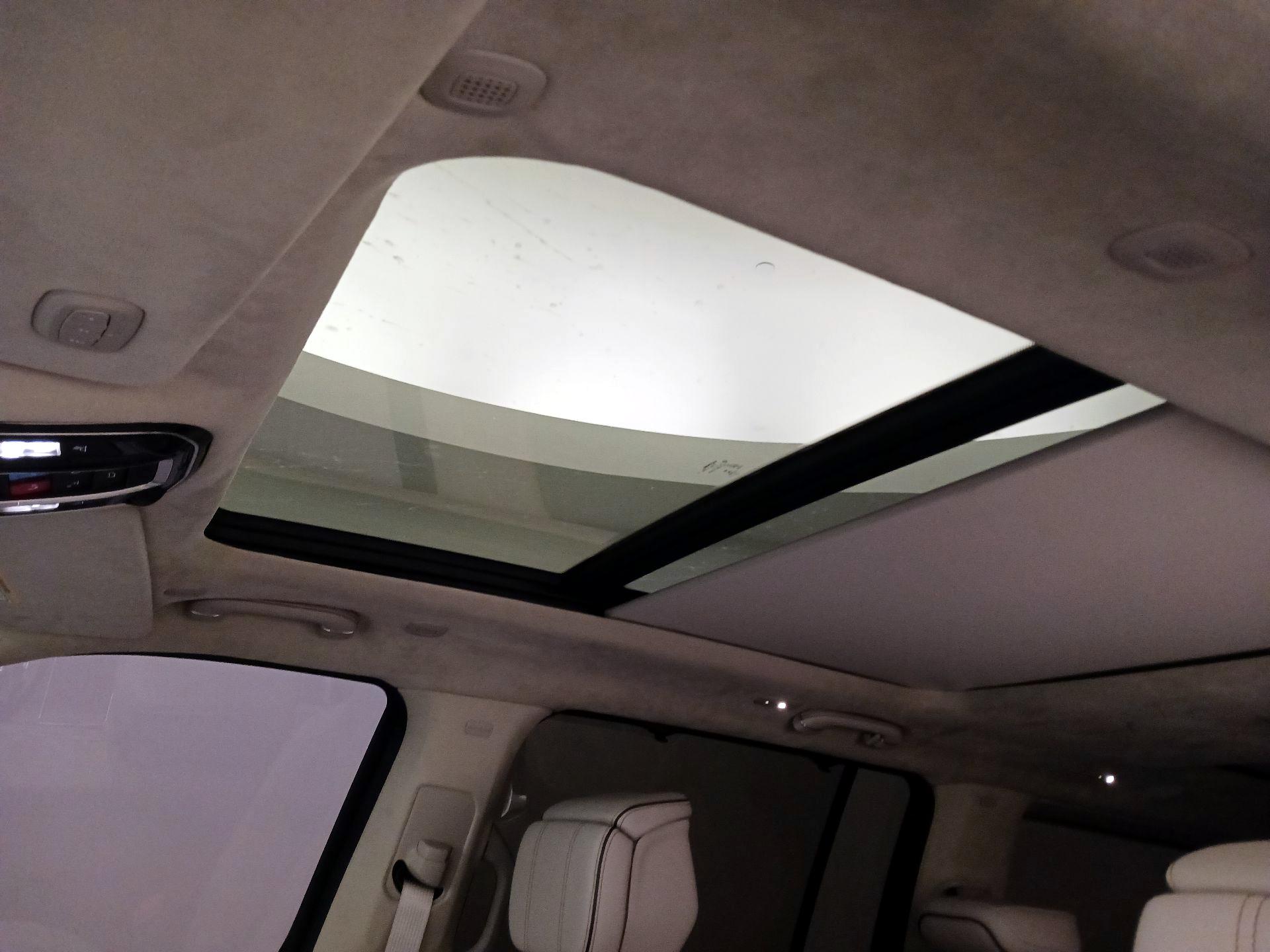 Thumbnail: 2022 Jeep Grand Wagoneer - 20