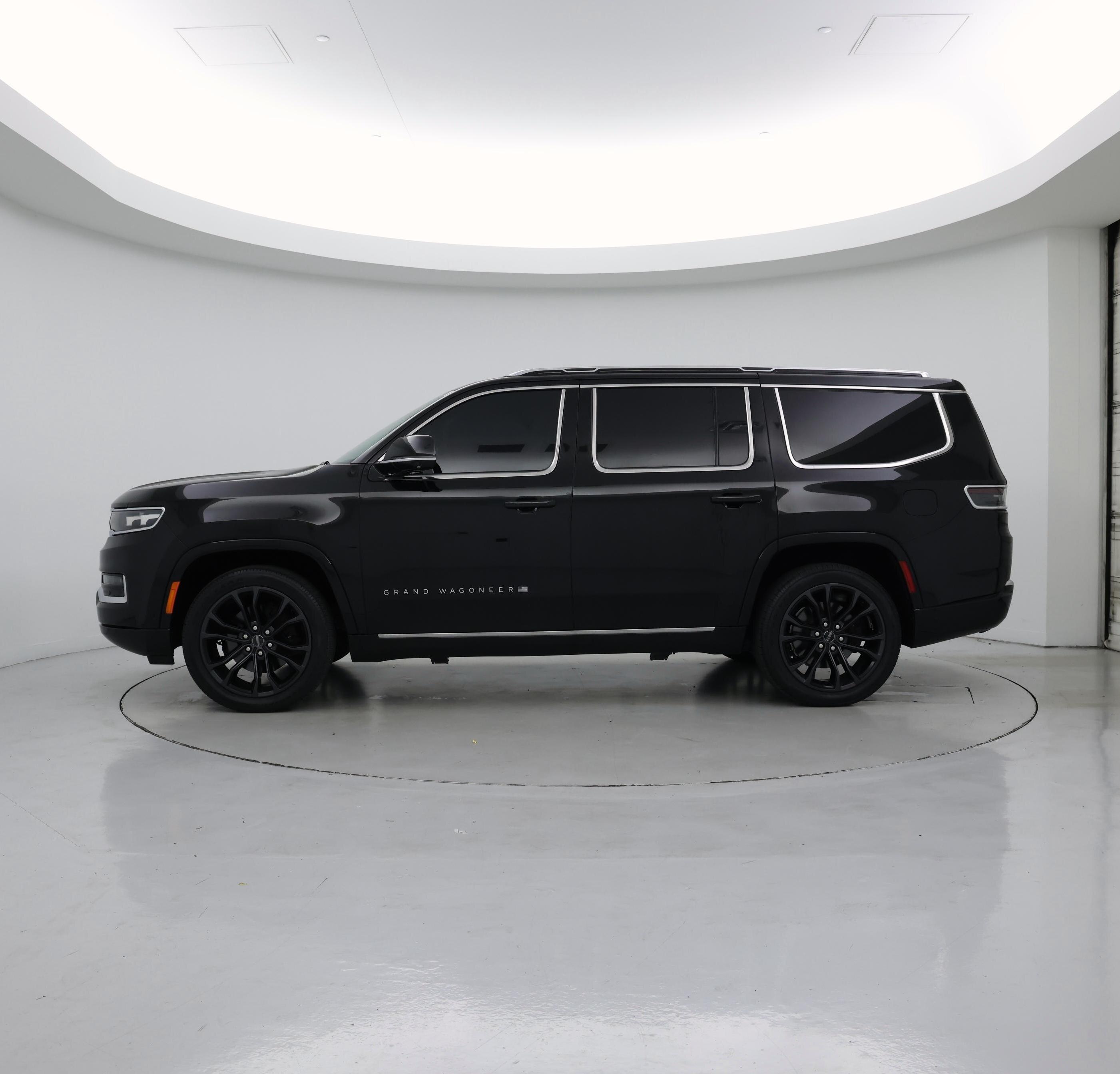 Thumbnail: 2022 Jeep Grand Wagoneer - 3