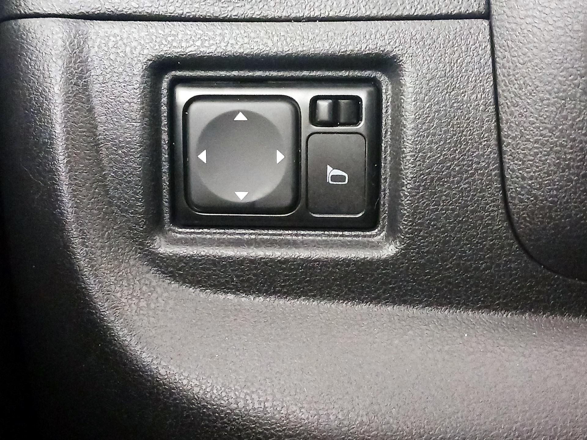 Thumbnail: 2018 Nissan Versa - 13