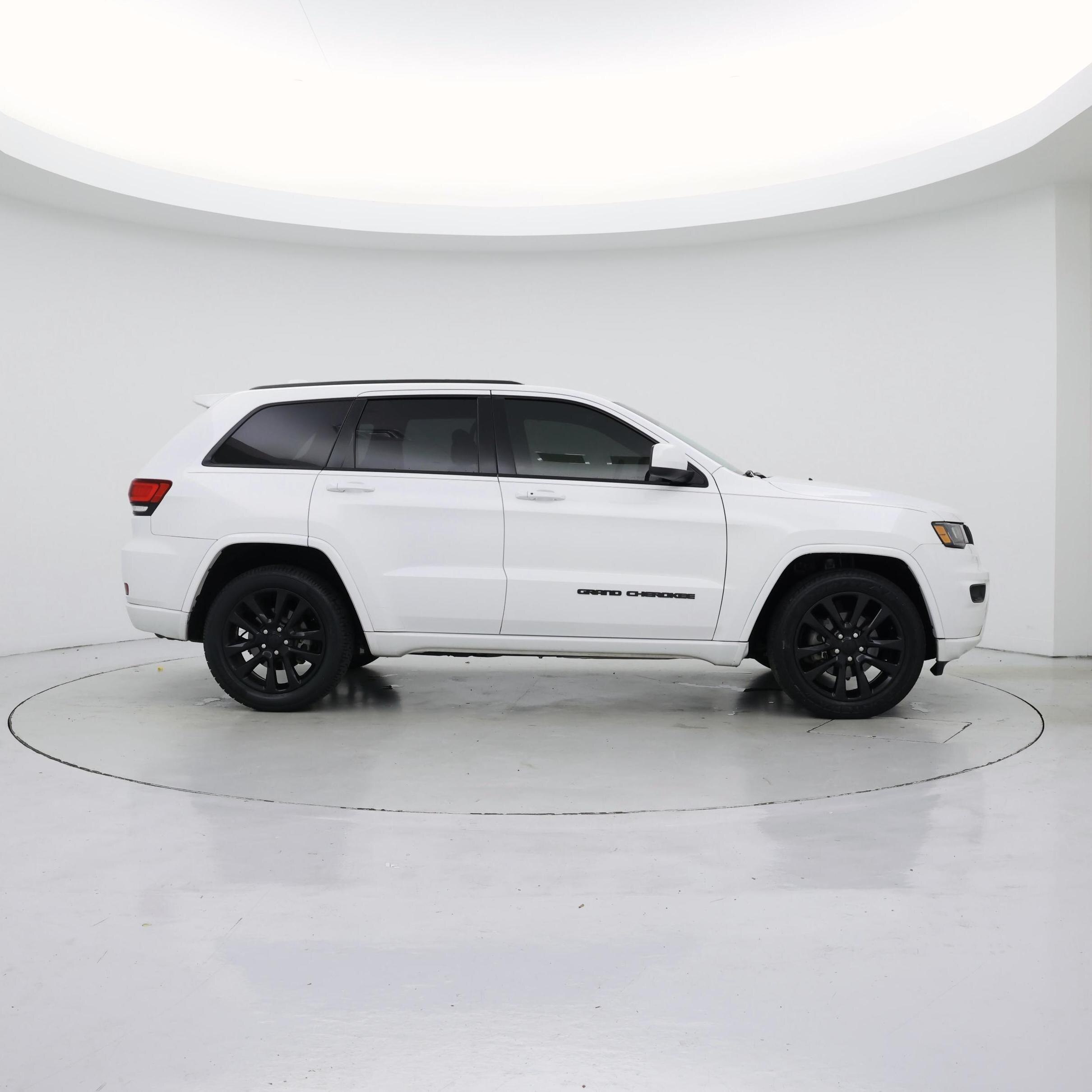 Thumbnail: 2018 Jeep Grand Cherokee - 7