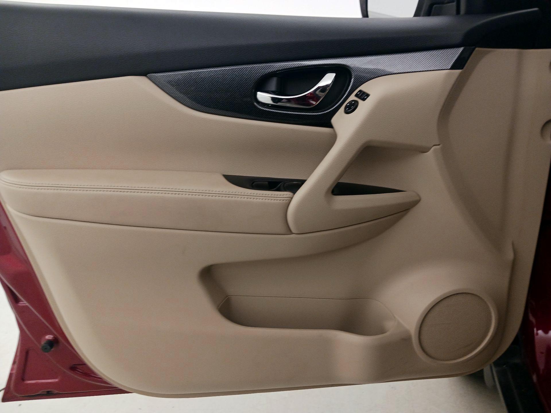 Thumbnail: 2014 Nissan Rogue - 12