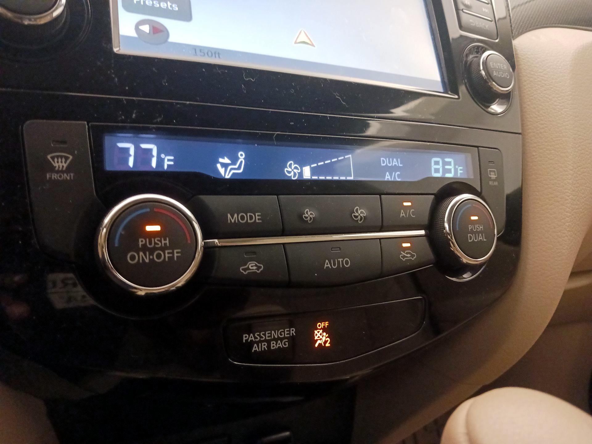 Thumbnail: 2014 Nissan Rogue - 17