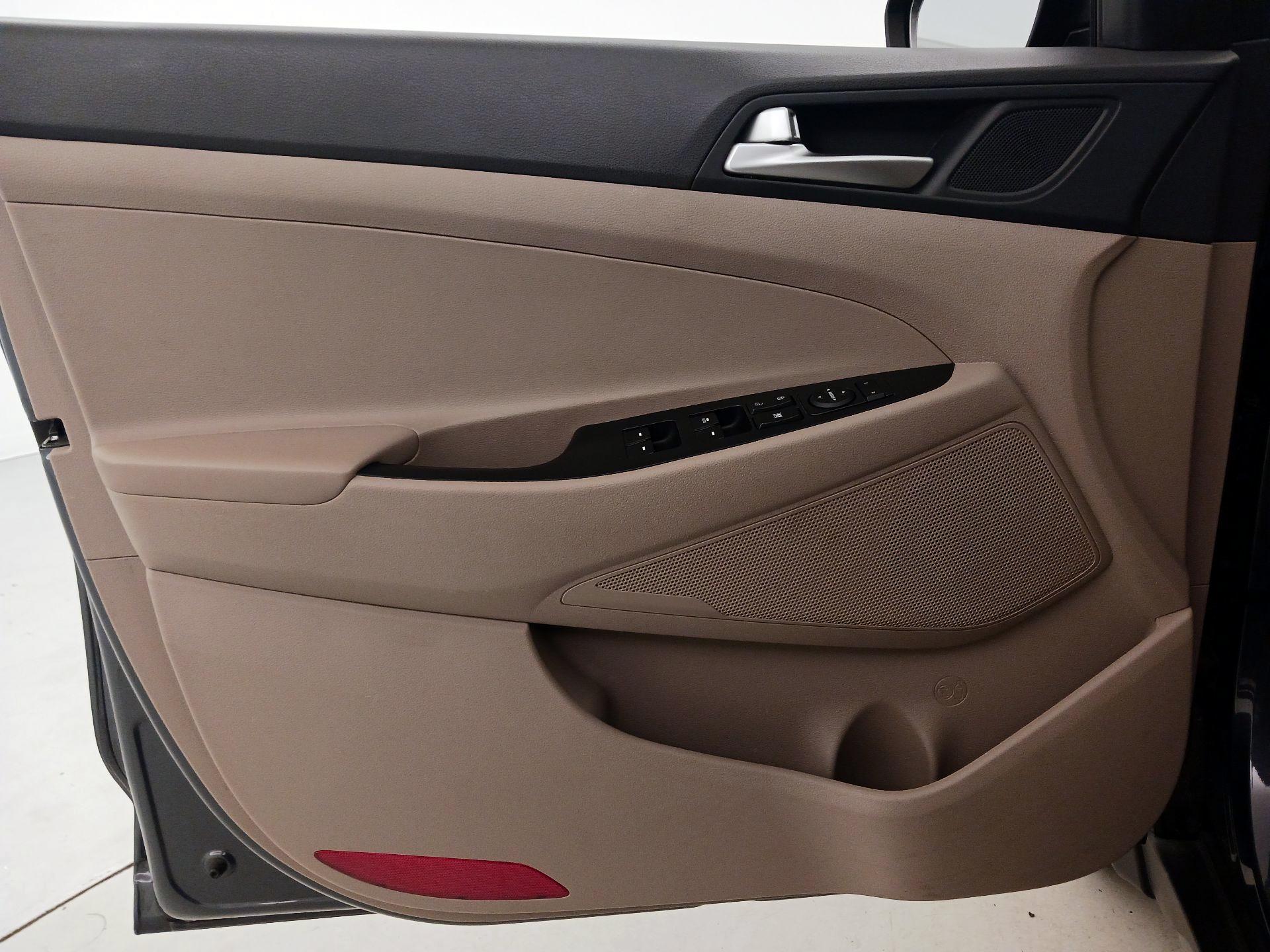 Thumbnail: 2020 Hyundai Tucson - 12