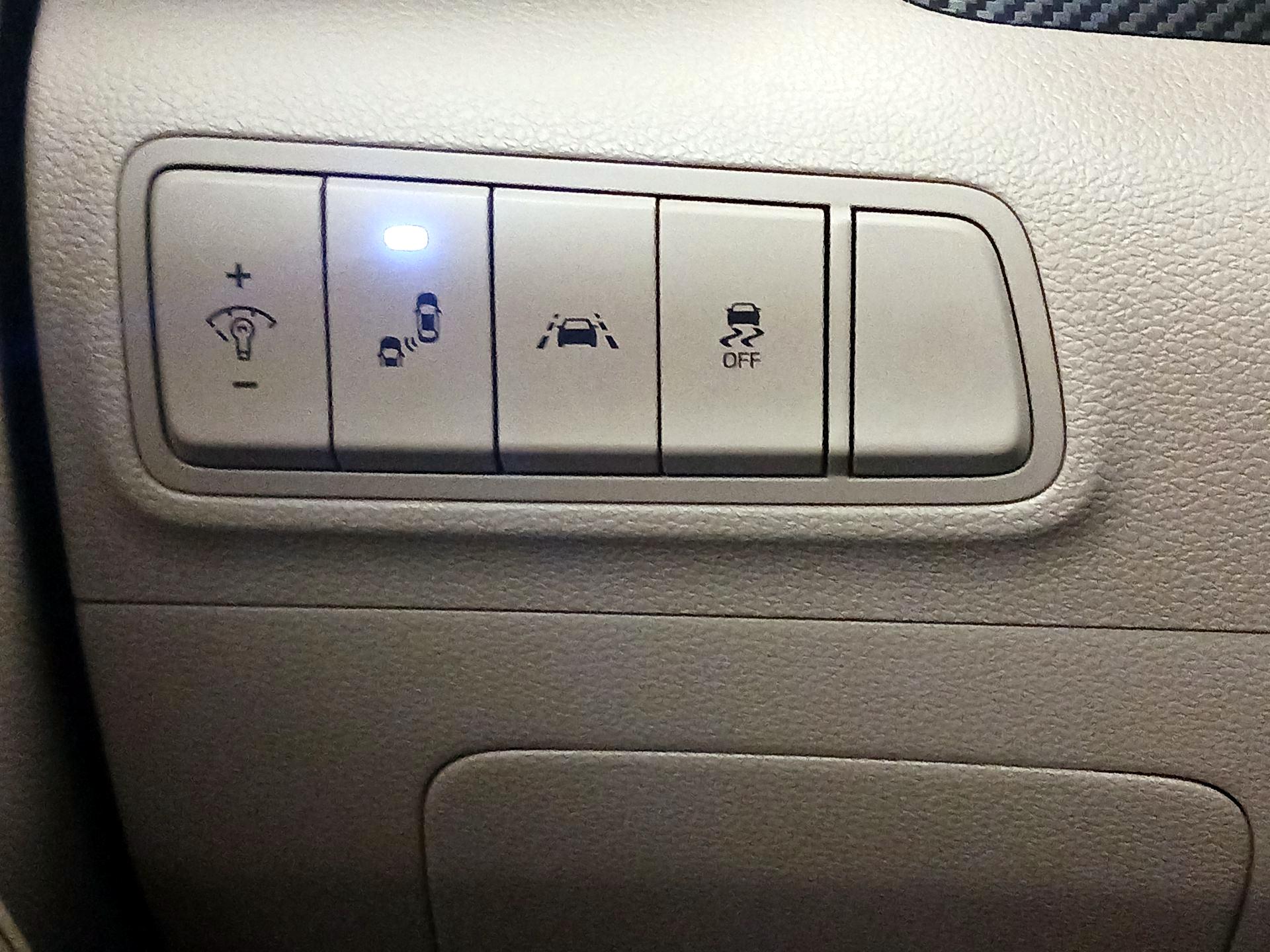 Thumbnail: 2020 Hyundai Tucson - 13