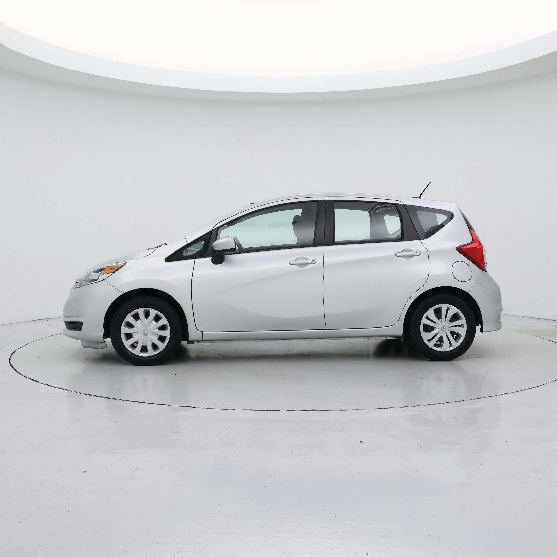 Thumbnail: 2017 Nissan Versa Note - 3