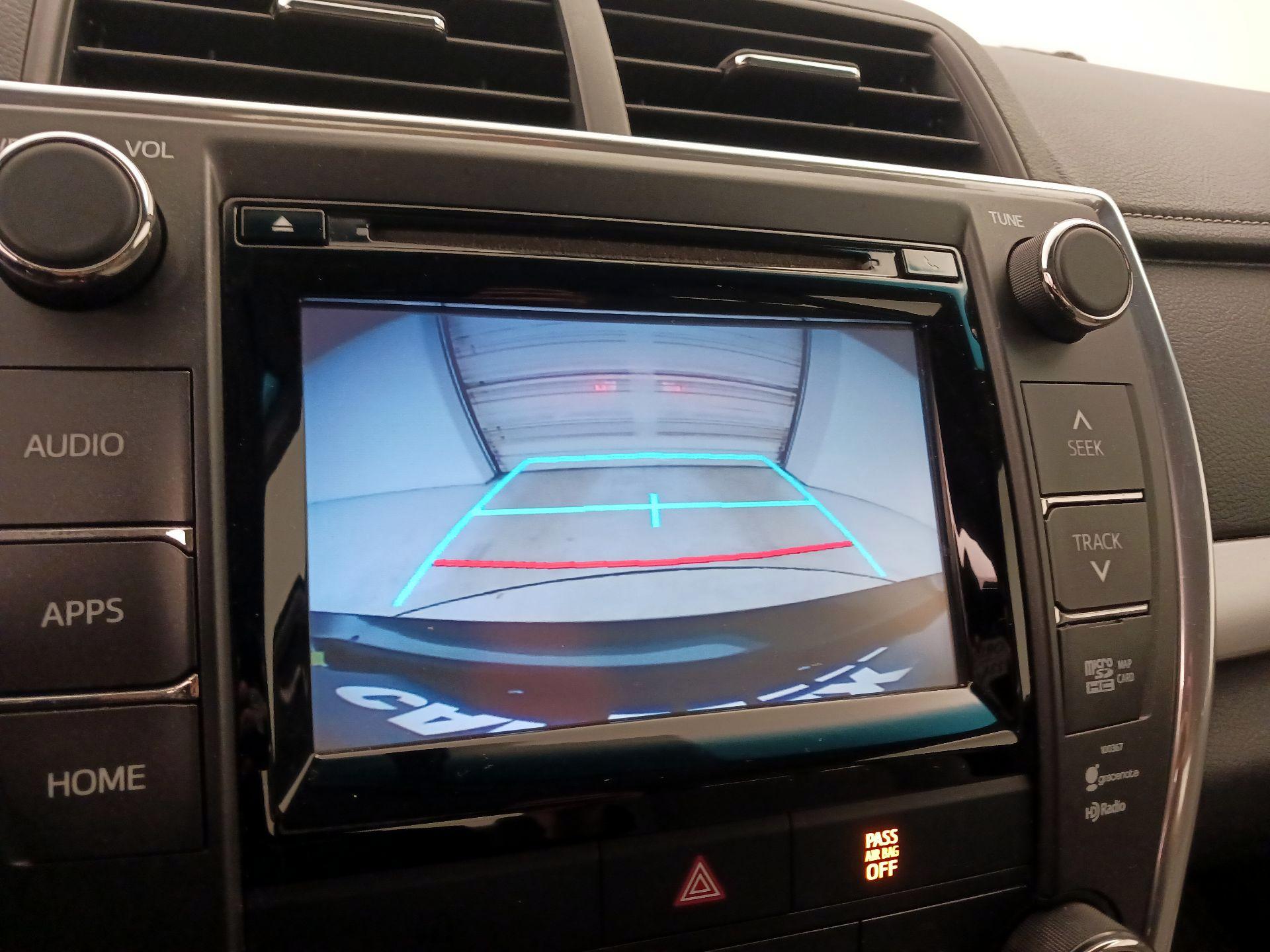 Thumbnail: 2015 Toyota Camry - 14