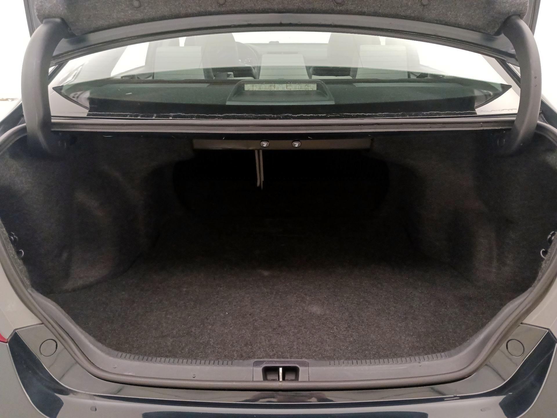 Thumbnail: 2015 Toyota Camry - 20