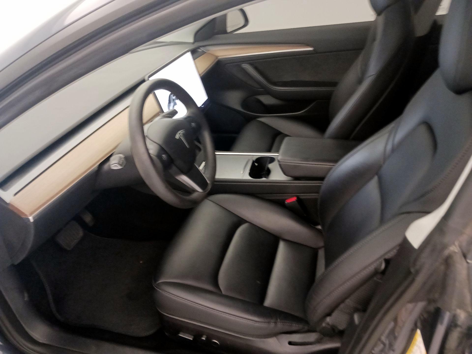 Thumbnail: 2023 Tesla Model 3 - 11