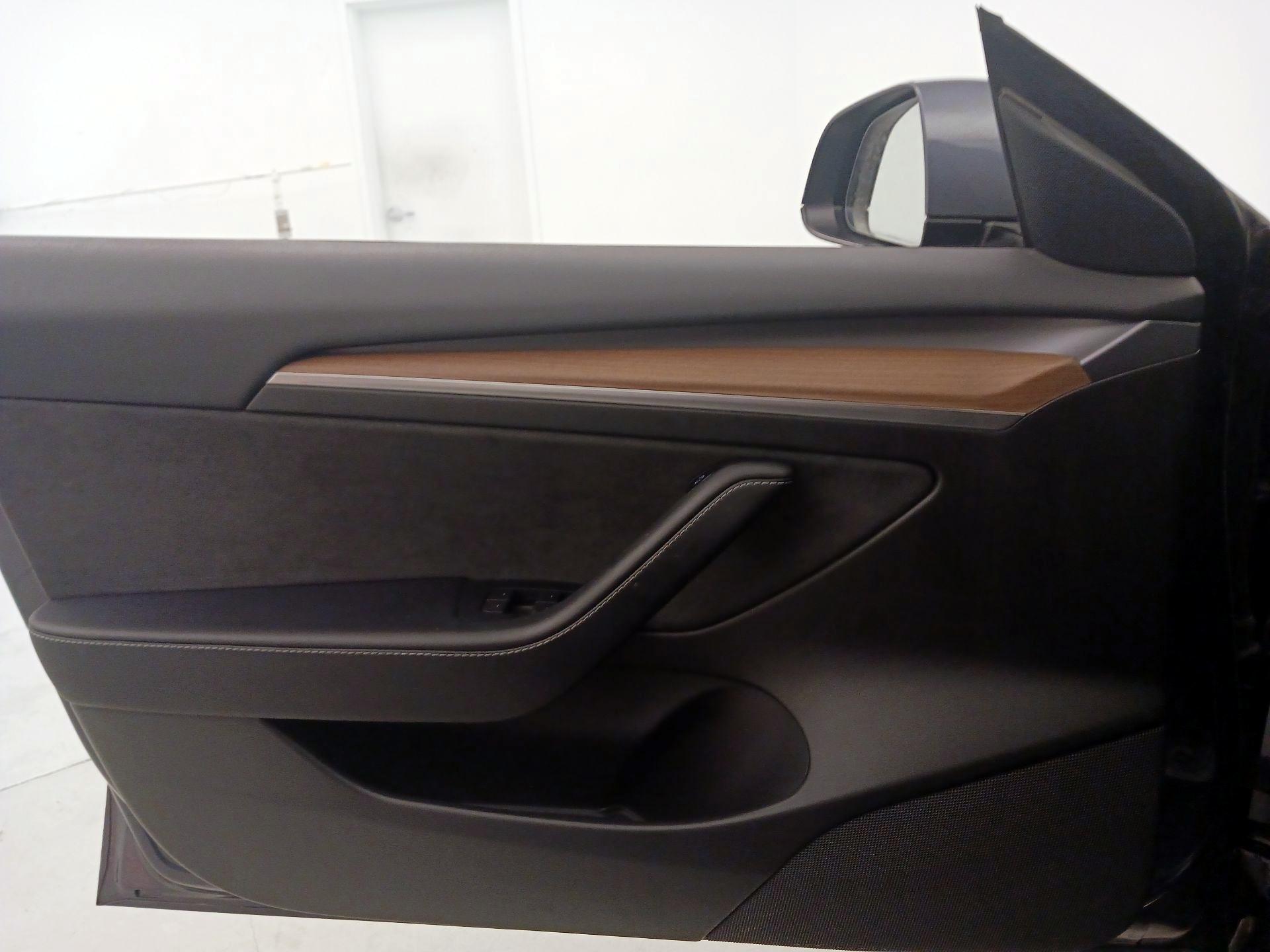 Thumbnail: 2023 Tesla Model 3 - 12