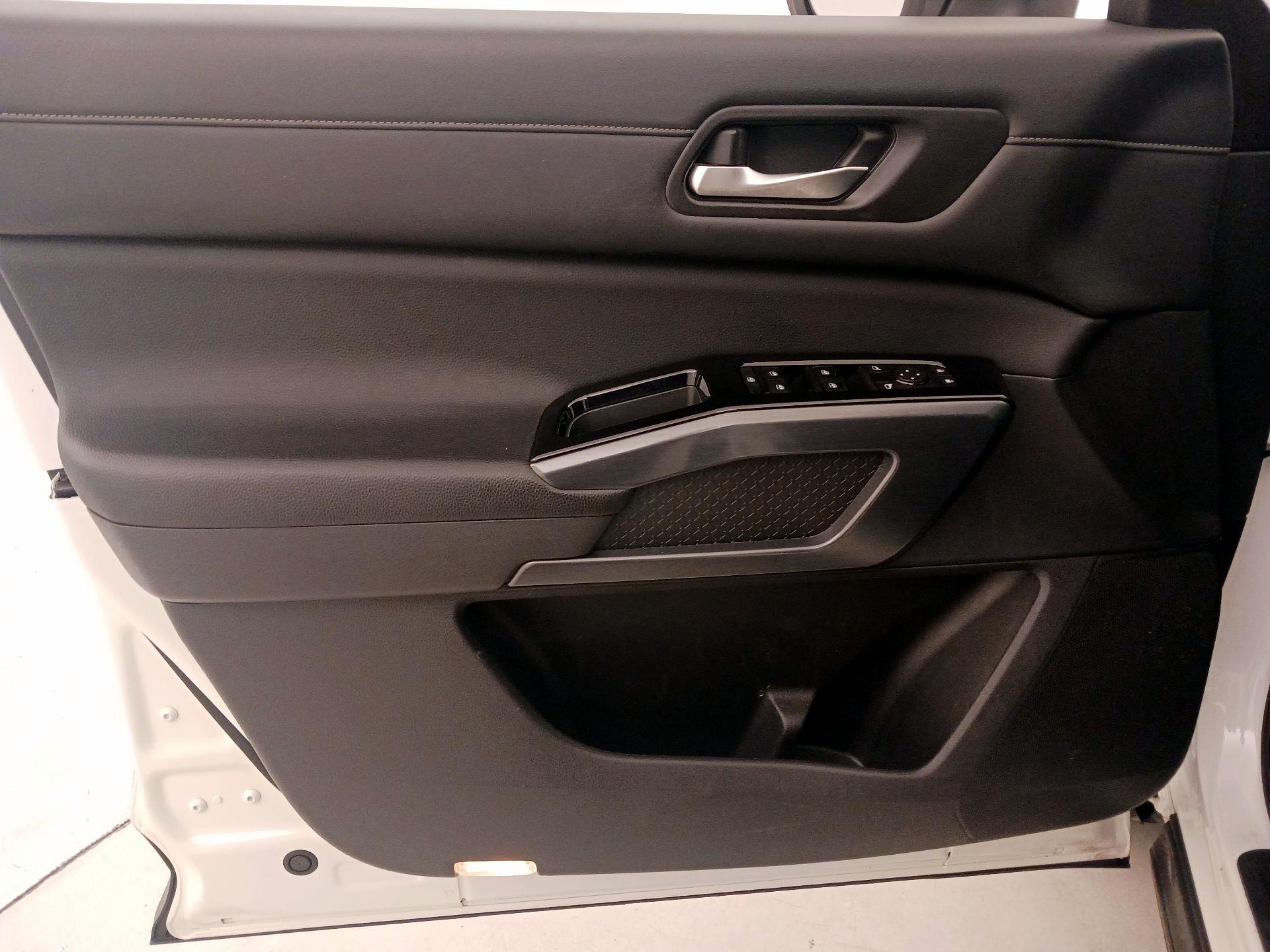 Thumbnail: 2022 Nissan Pathfinder - 12