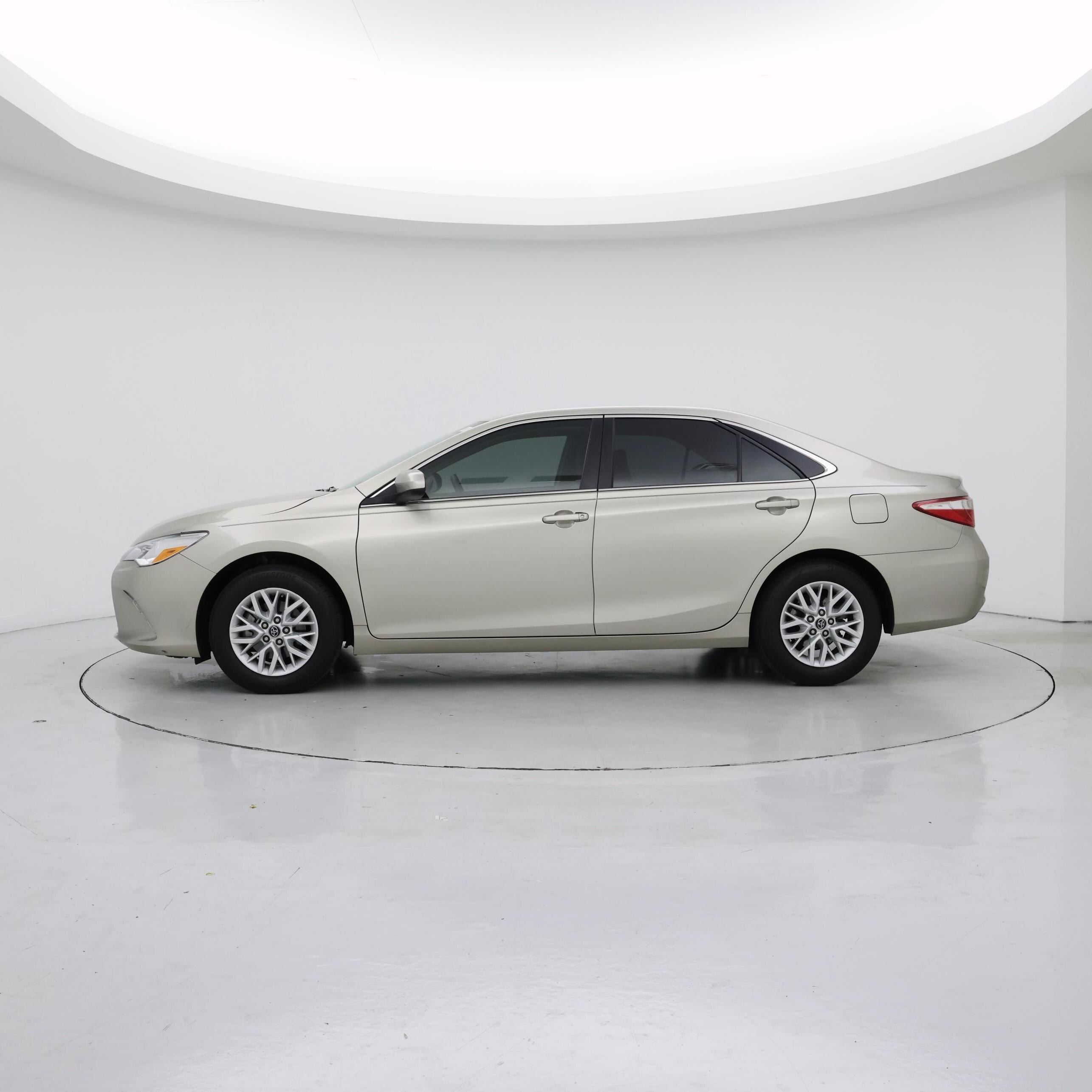 Thumbnail: 2017 Toyota Camry - 3