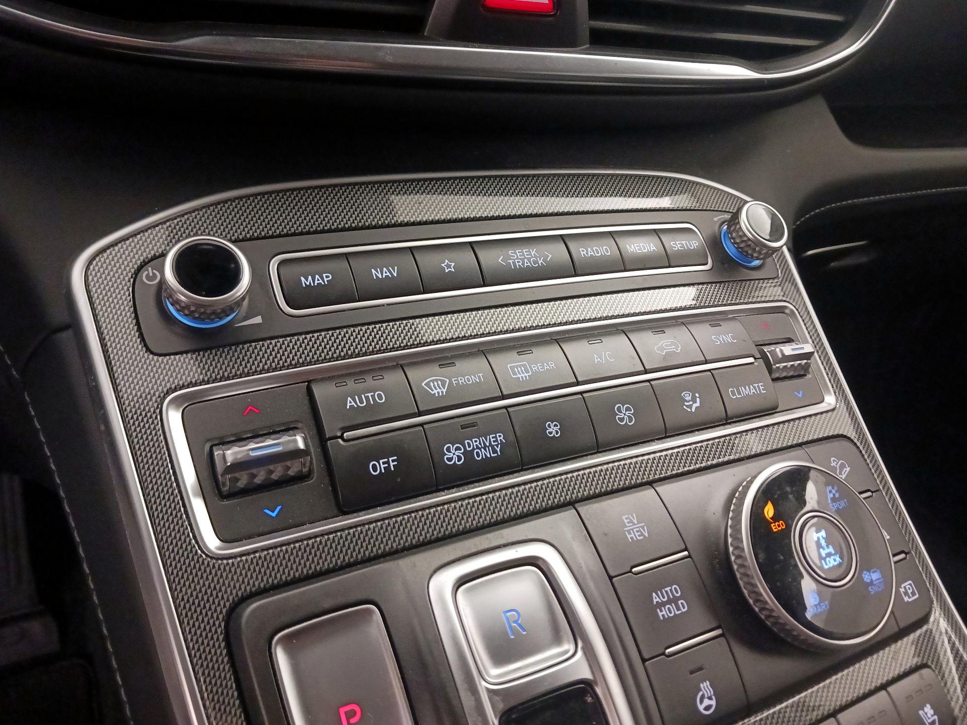 Thumbnail: 2022 Hyundai Santa Fe - 17