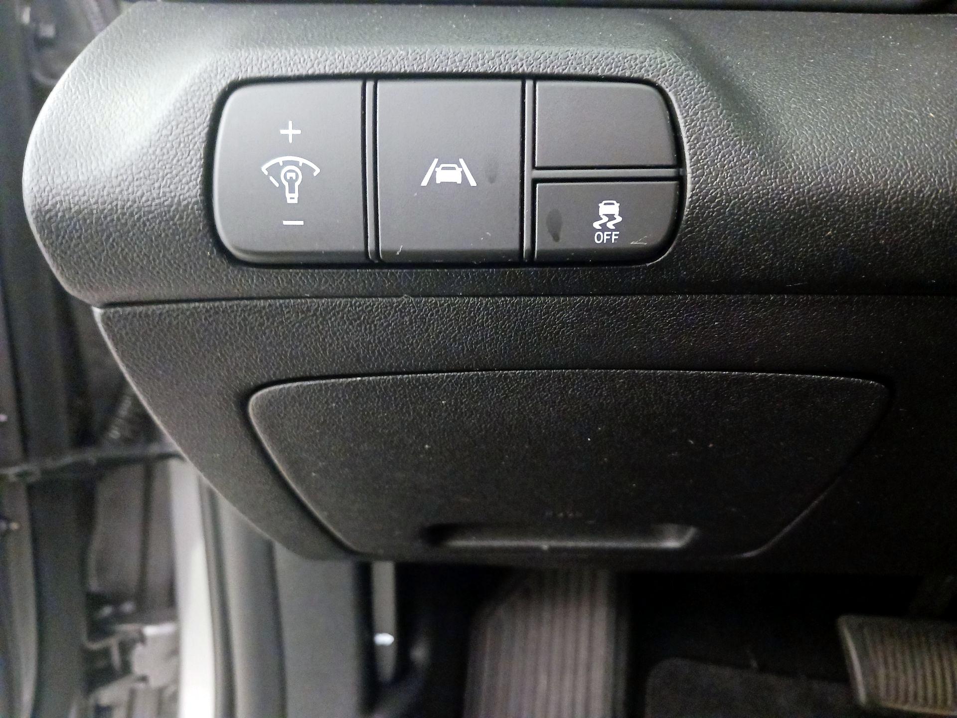 Thumbnail: 2023 Hyundai Elantra - 13