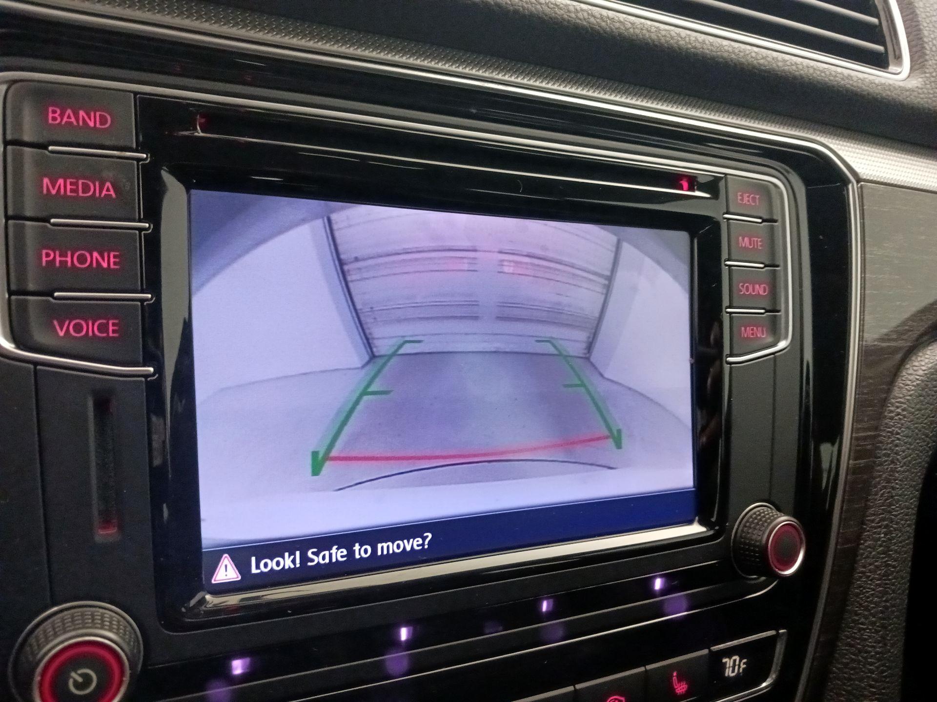 Thumbnail: 2016 Volkswagen Passat - 14