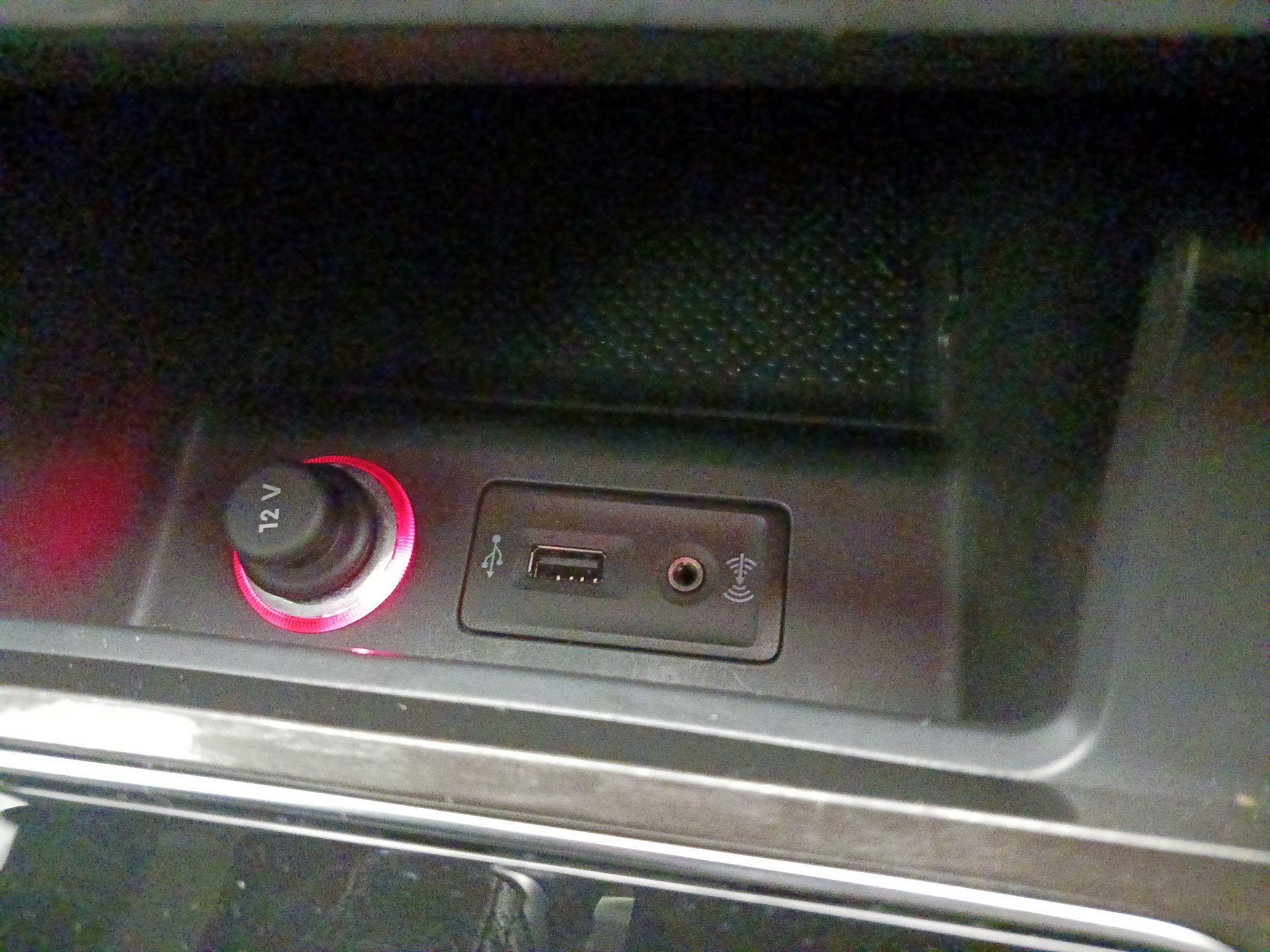 Thumbnail: 2016 Volkswagen Passat - 18