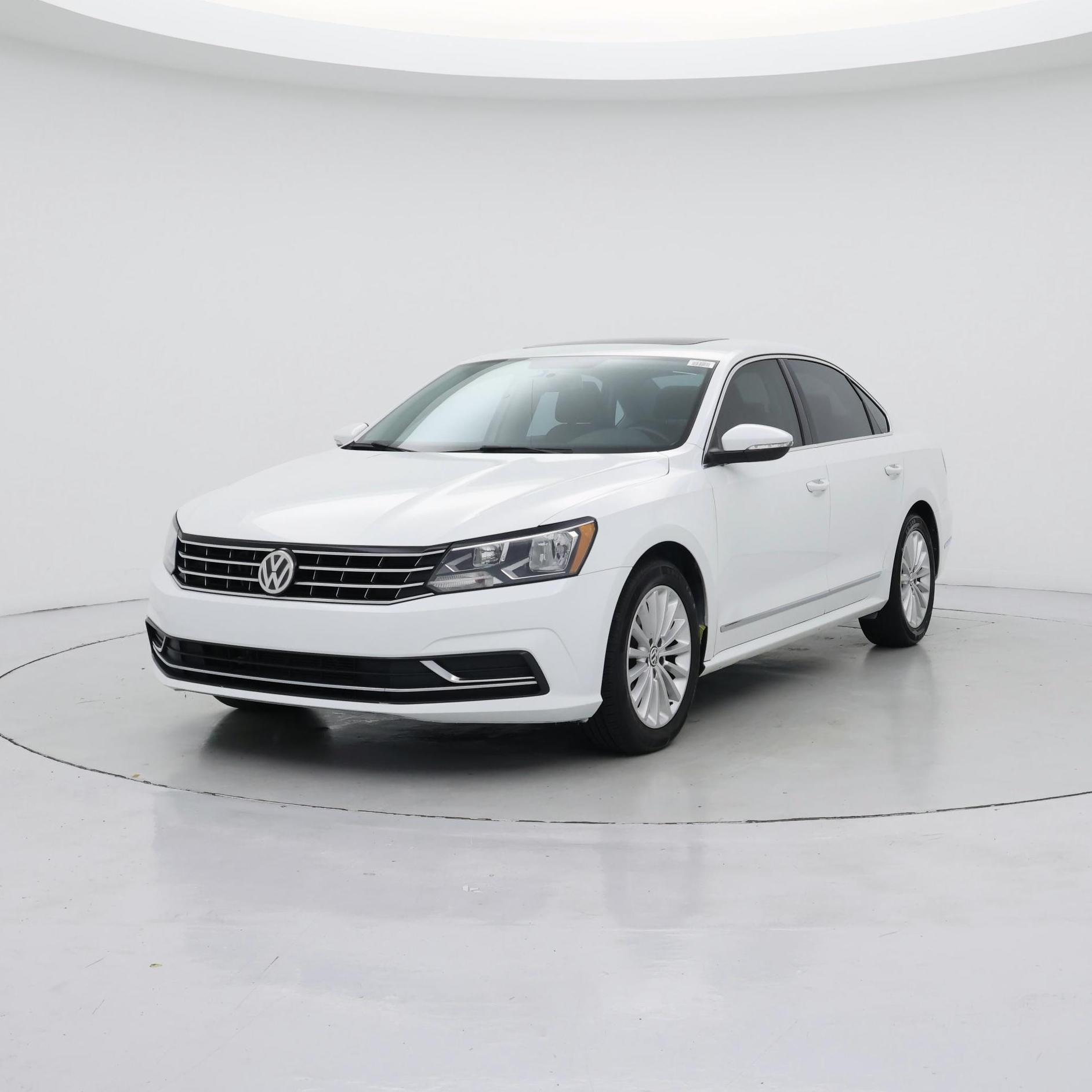 Thumbnail: 2016 Volkswagen Passat - 4