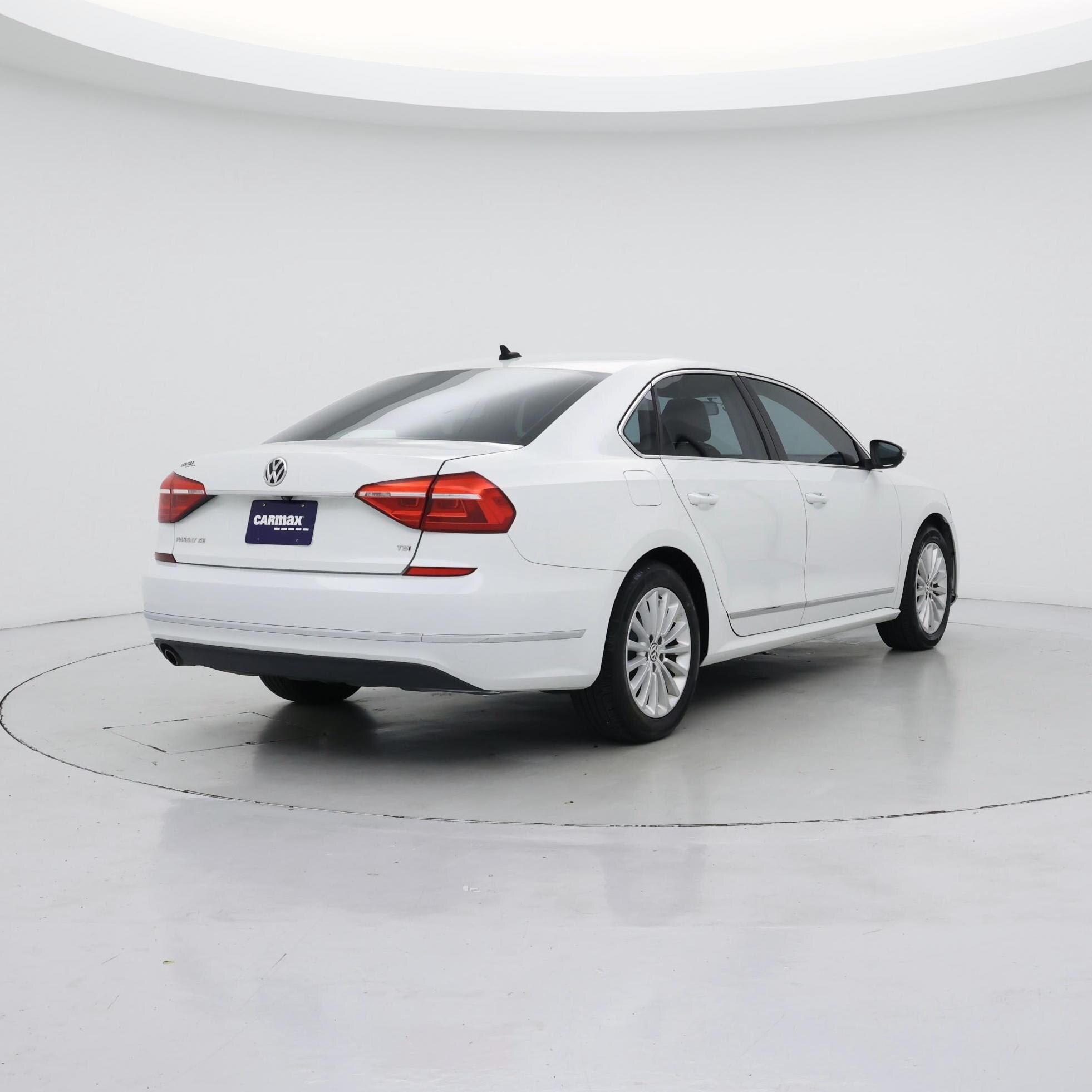 Thumbnail: 2016 Volkswagen Passat - 8