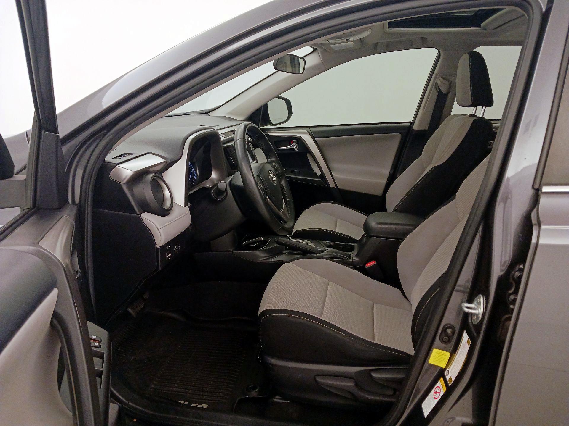 Thumbnail: 2018 Toyota RAV4 - 11