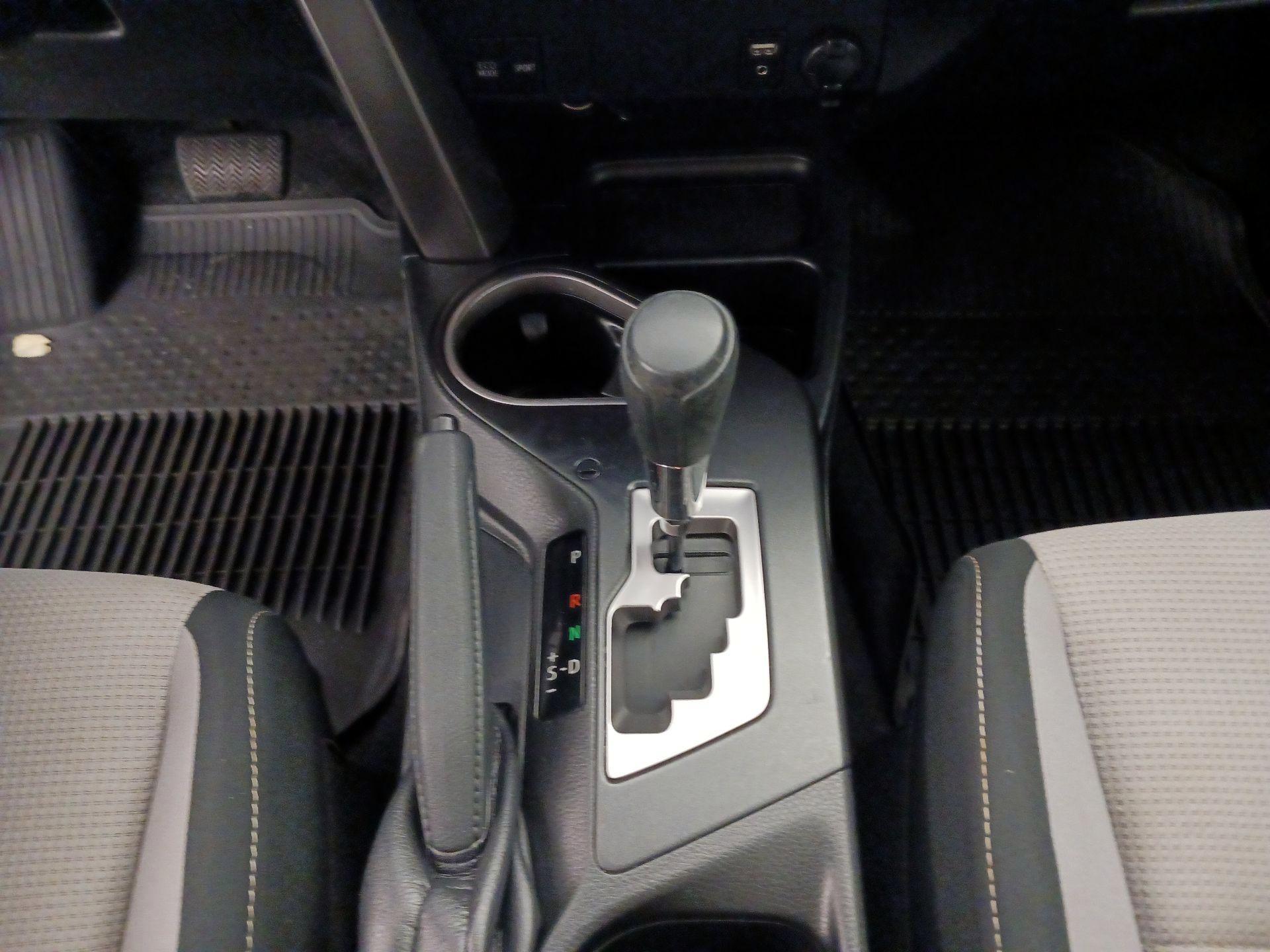 Thumbnail: 2018 Toyota RAV4 - 17