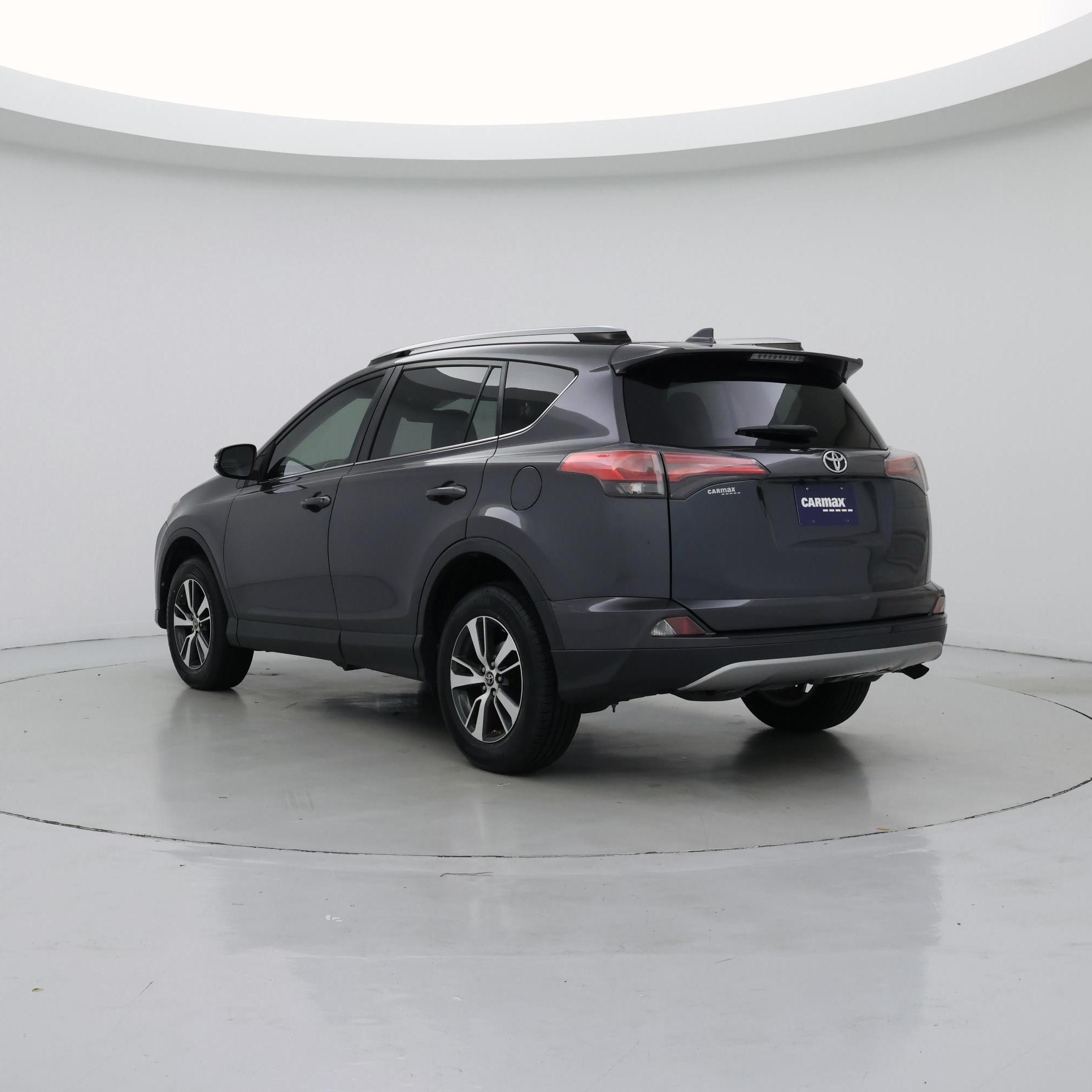 Thumbnail: 2018 Toyota RAV4 - 2