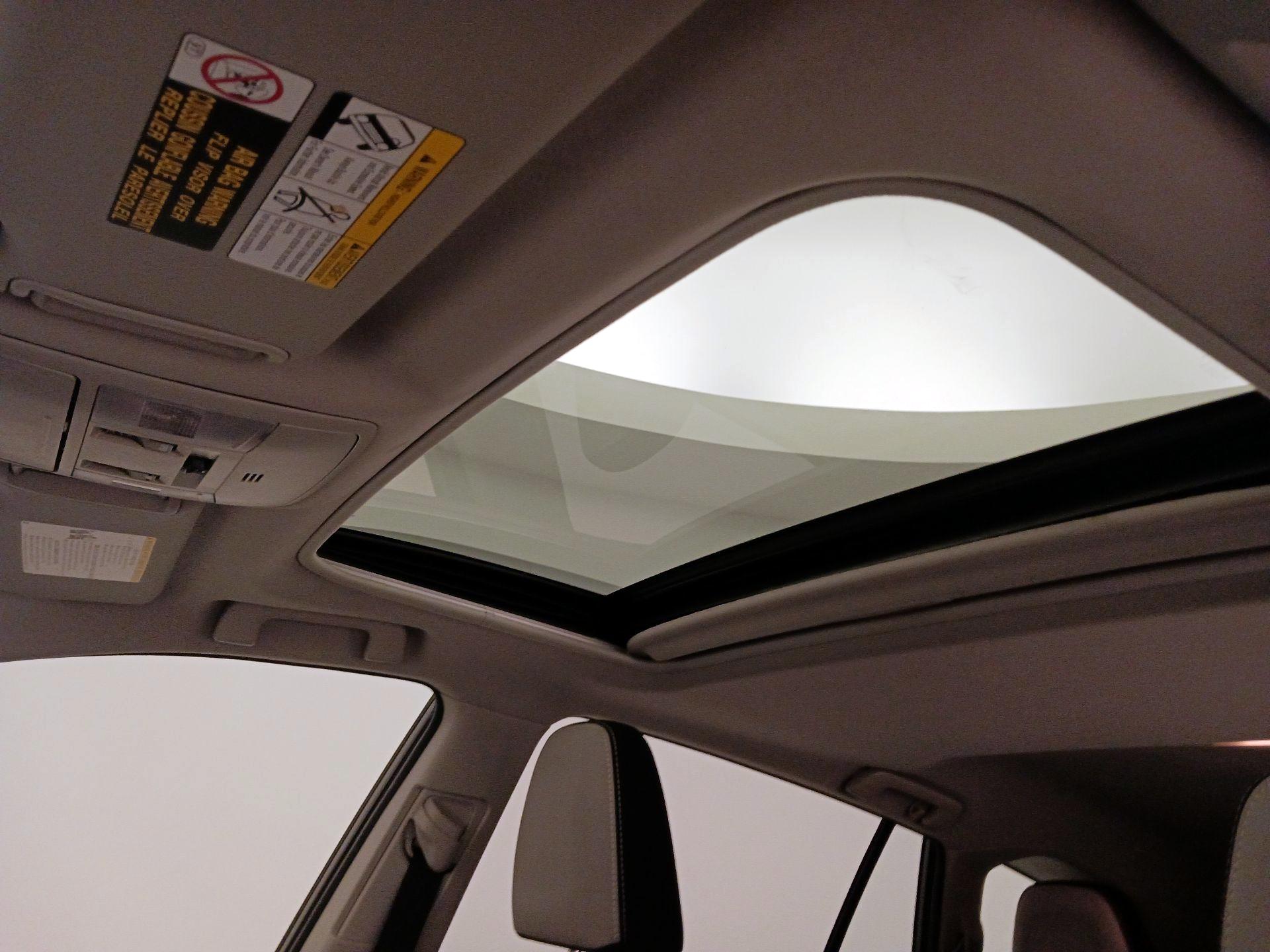 Thumbnail: 2018 Toyota RAV4 - 19