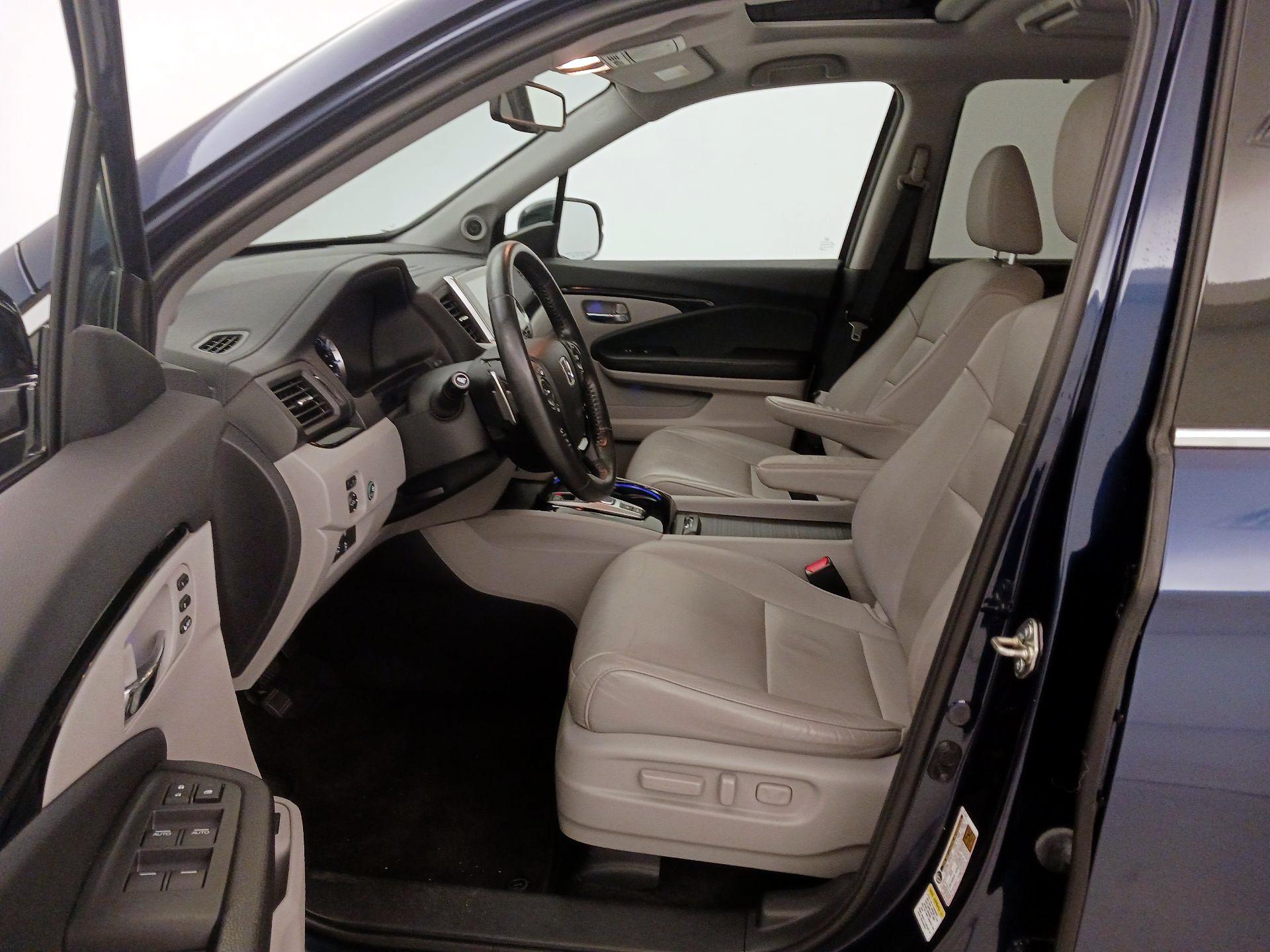 Thumbnail: 2016 Honda Pilot - 11