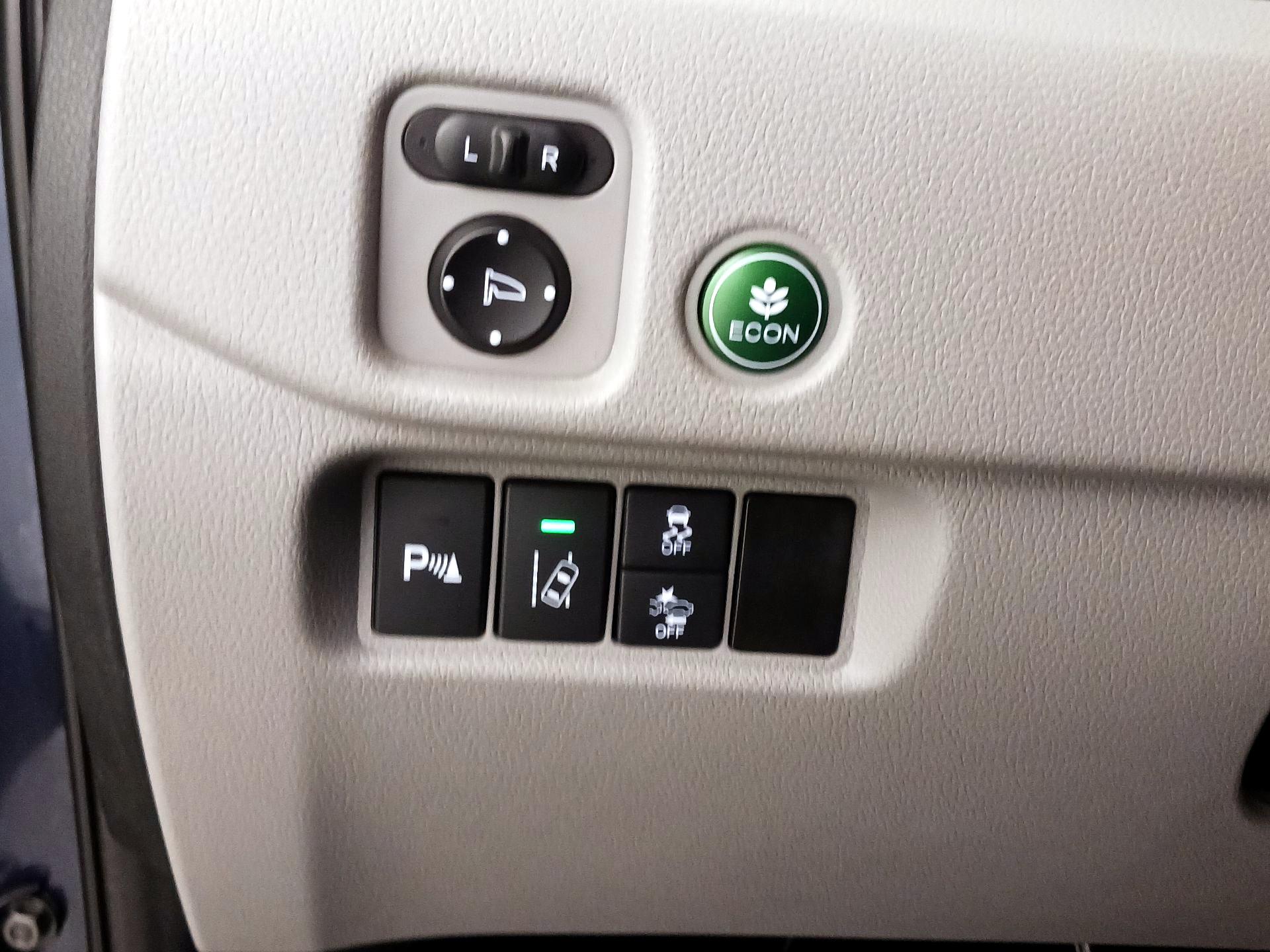 Thumbnail: 2016 Honda Pilot - 13