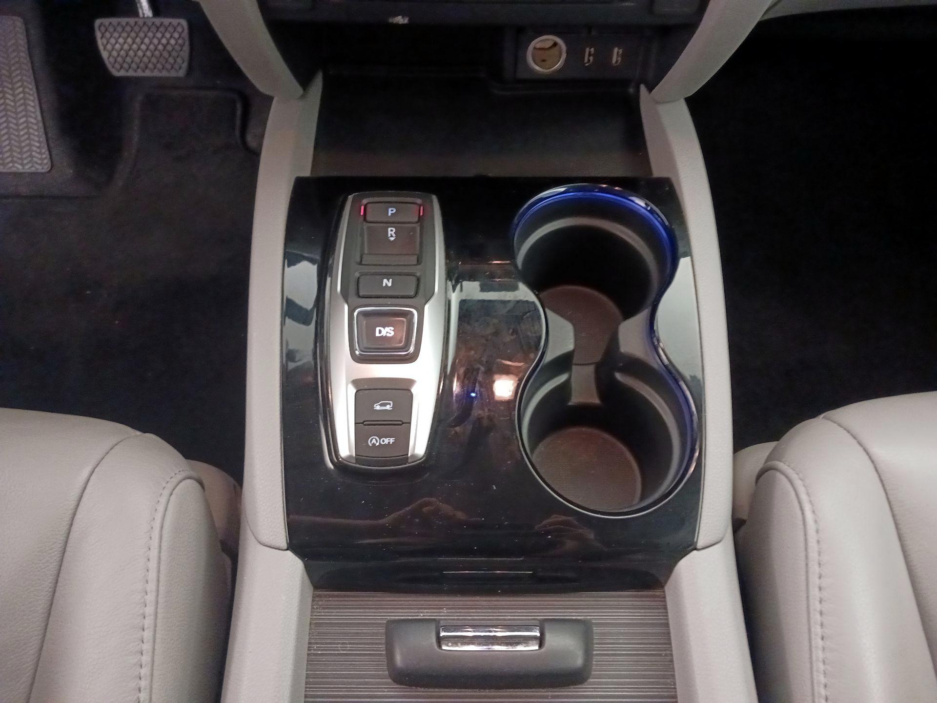 Thumbnail: 2016 Honda Pilot - 18