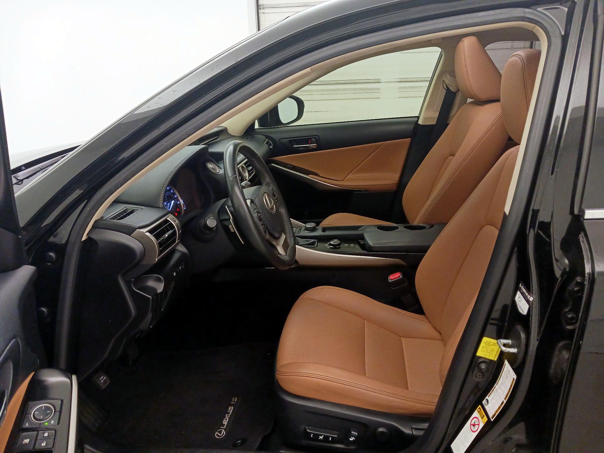 Thumbnail: 2014 Lexus IS - 11