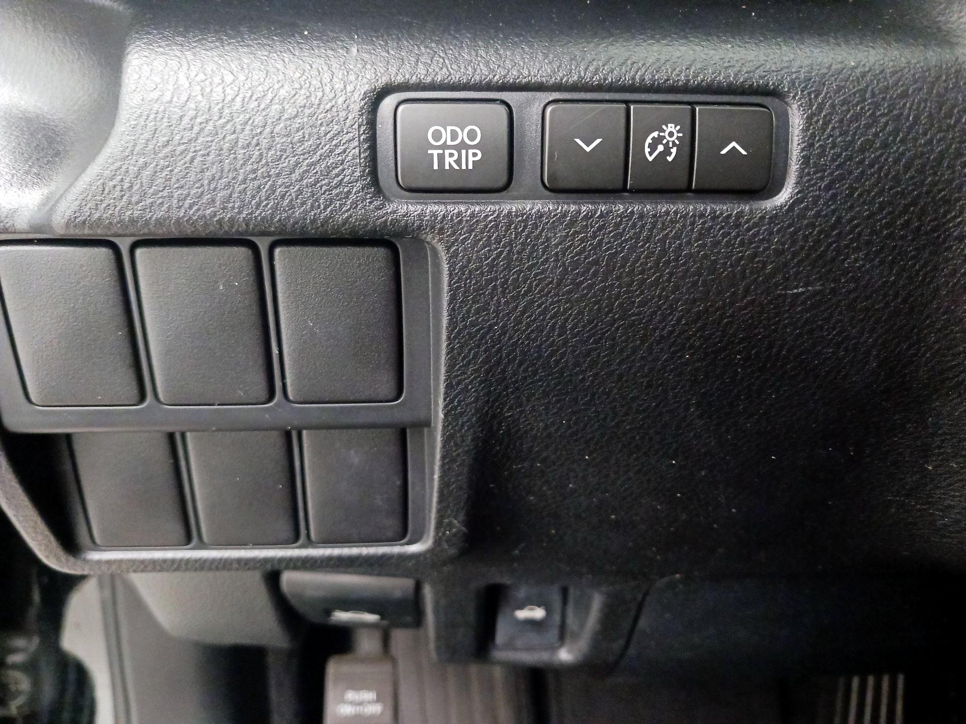 Thumbnail: 2014 Lexus IS - 13