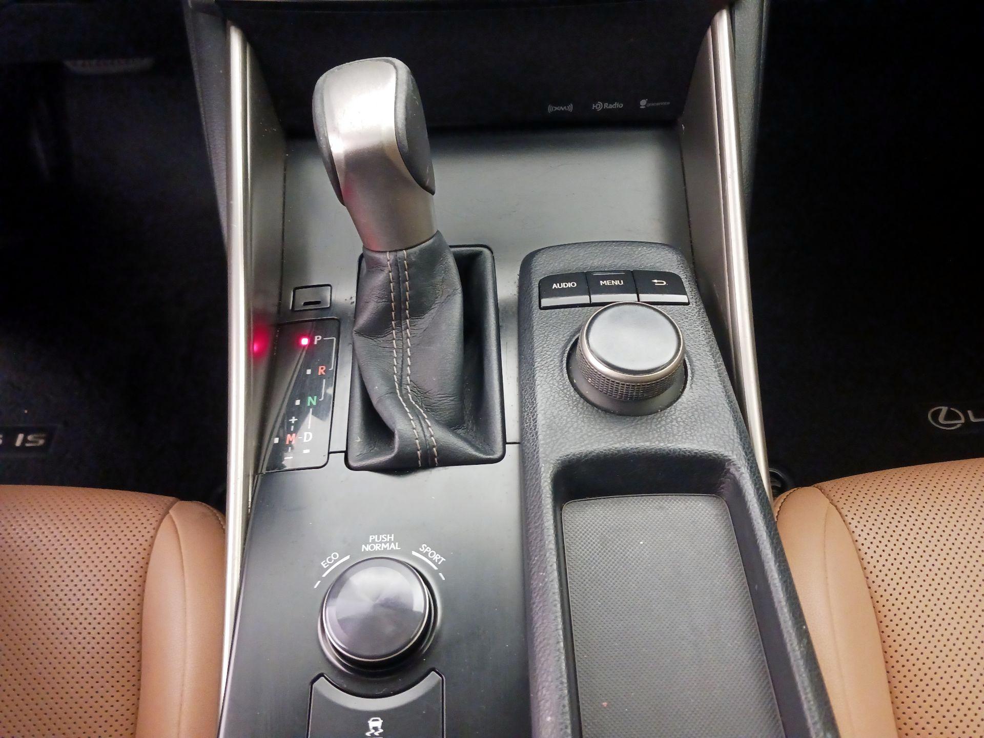 Thumbnail: 2014 Lexus IS - 17