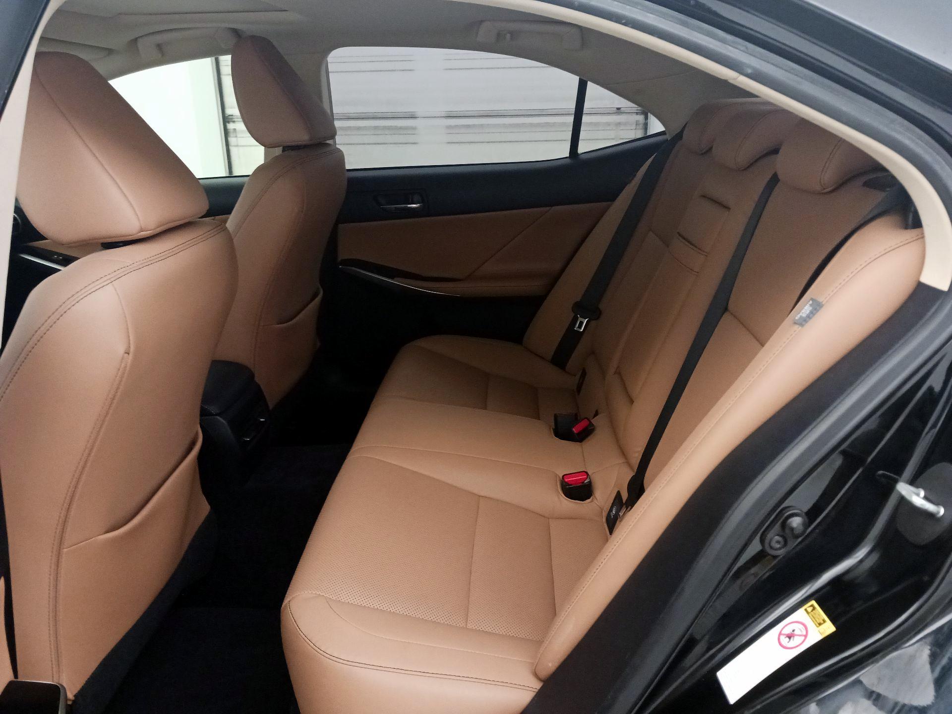 Thumbnail: 2014 Lexus IS - 20