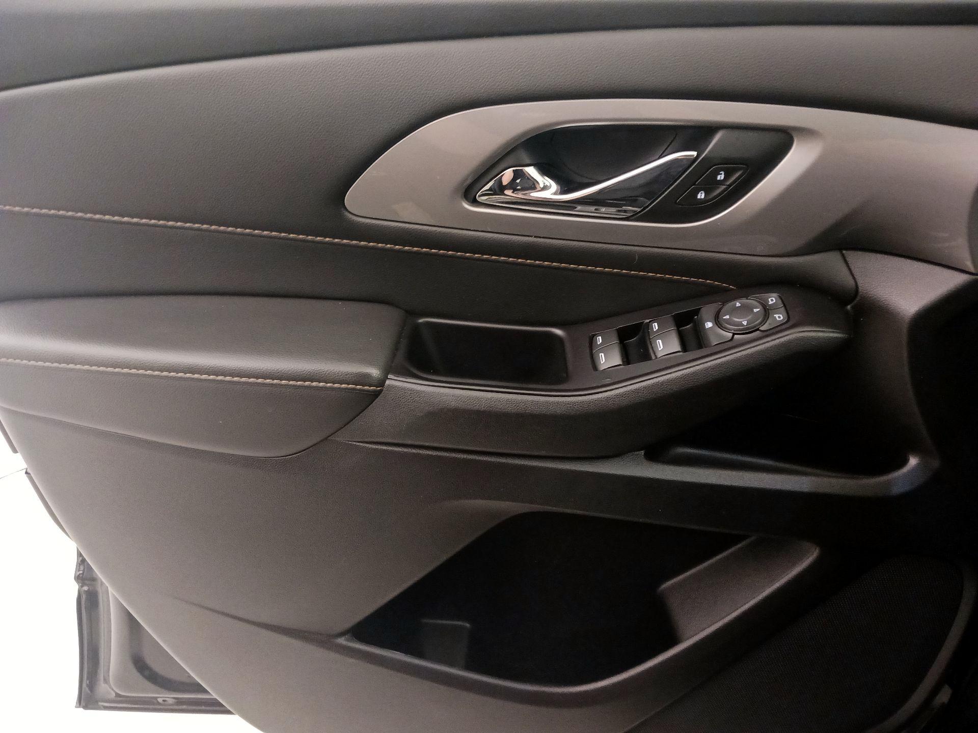 Thumbnail: 2019 Chevrolet Traverse - 12