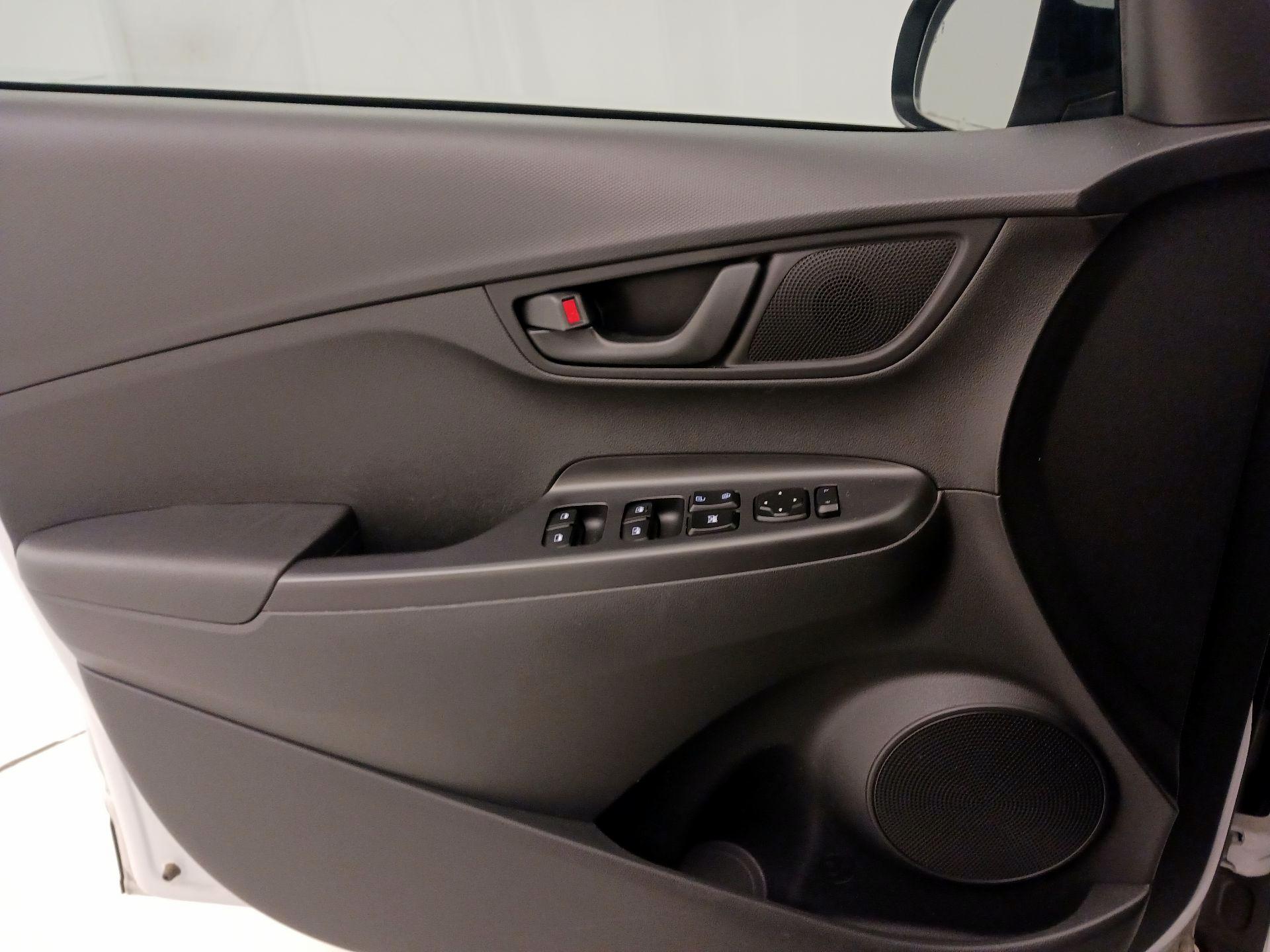 Thumbnail: 2018 Hyundai Kona - 12