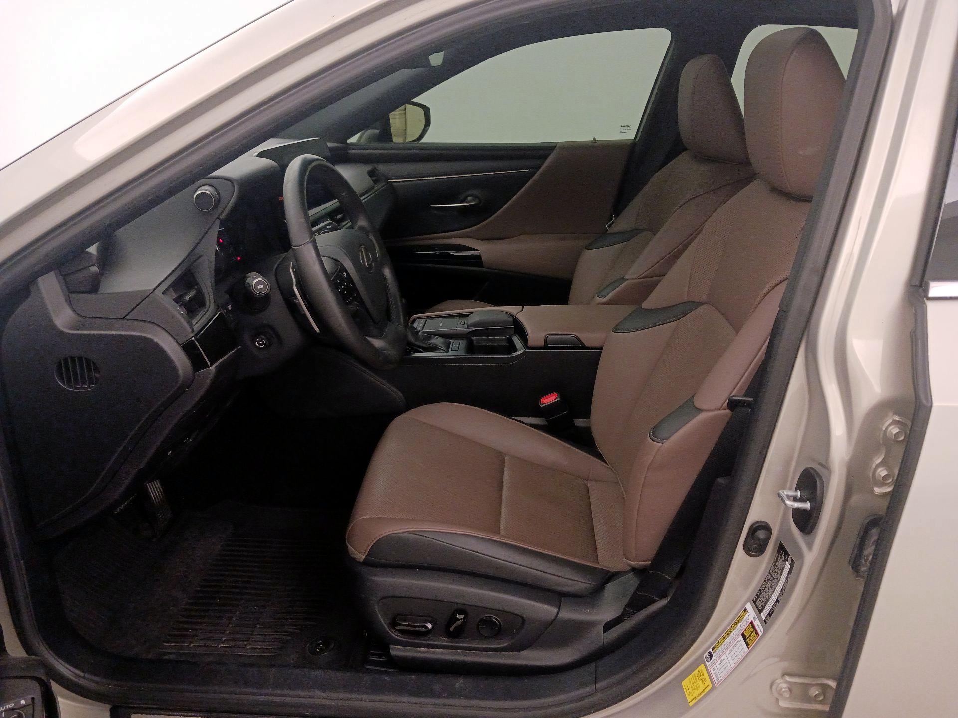 Thumbnail: 2022 Lexus ES - 11