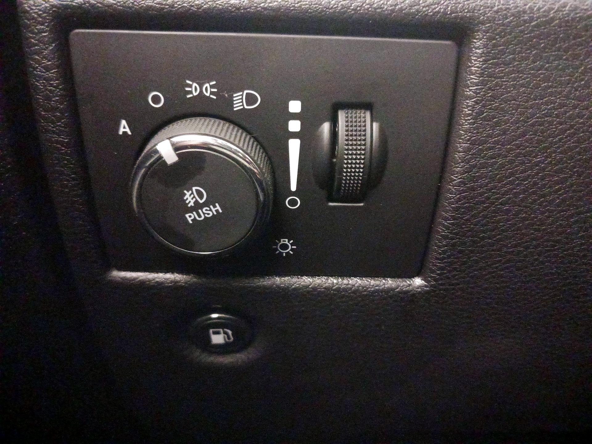 Thumbnail: 2016 Jeep Grand Cherokee - 13