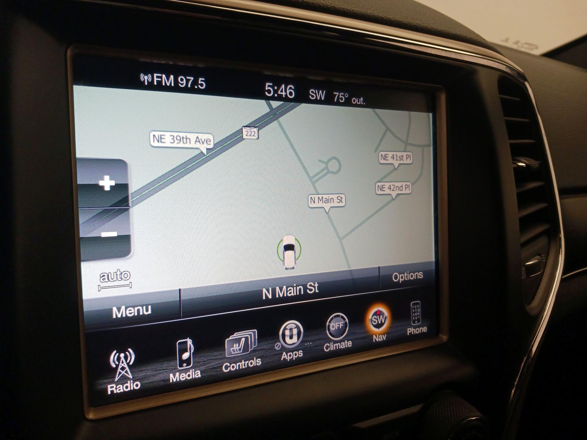 Thumbnail: 2016 Jeep Grand Cherokee - 14